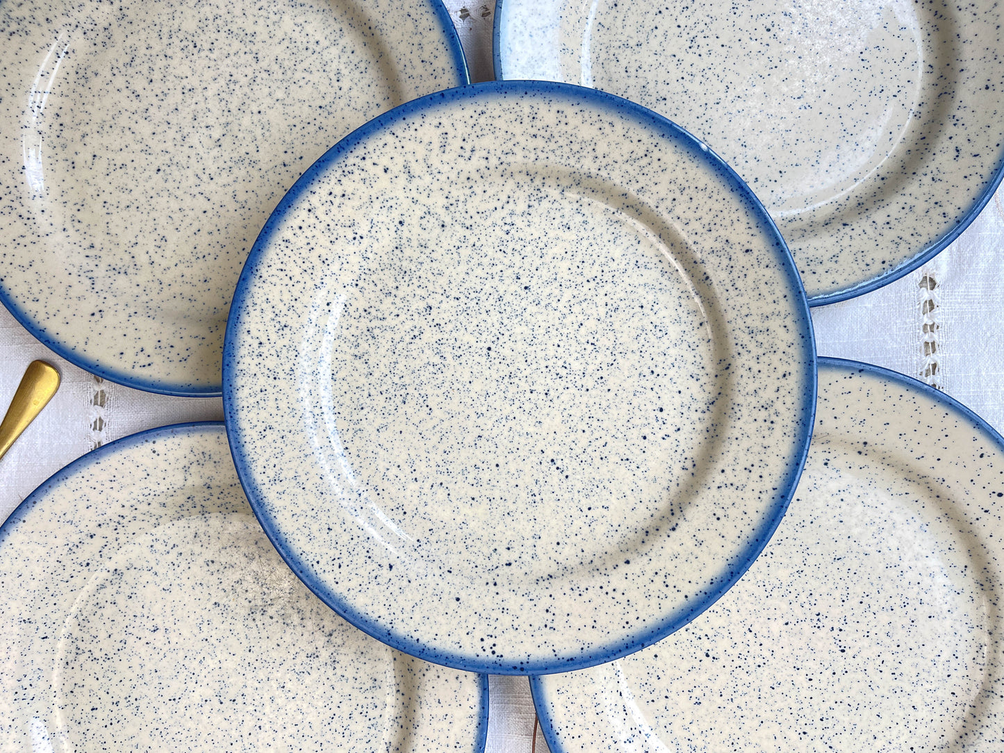Assiettes plates en grès moucheté bleues Tulowice Poland 1970