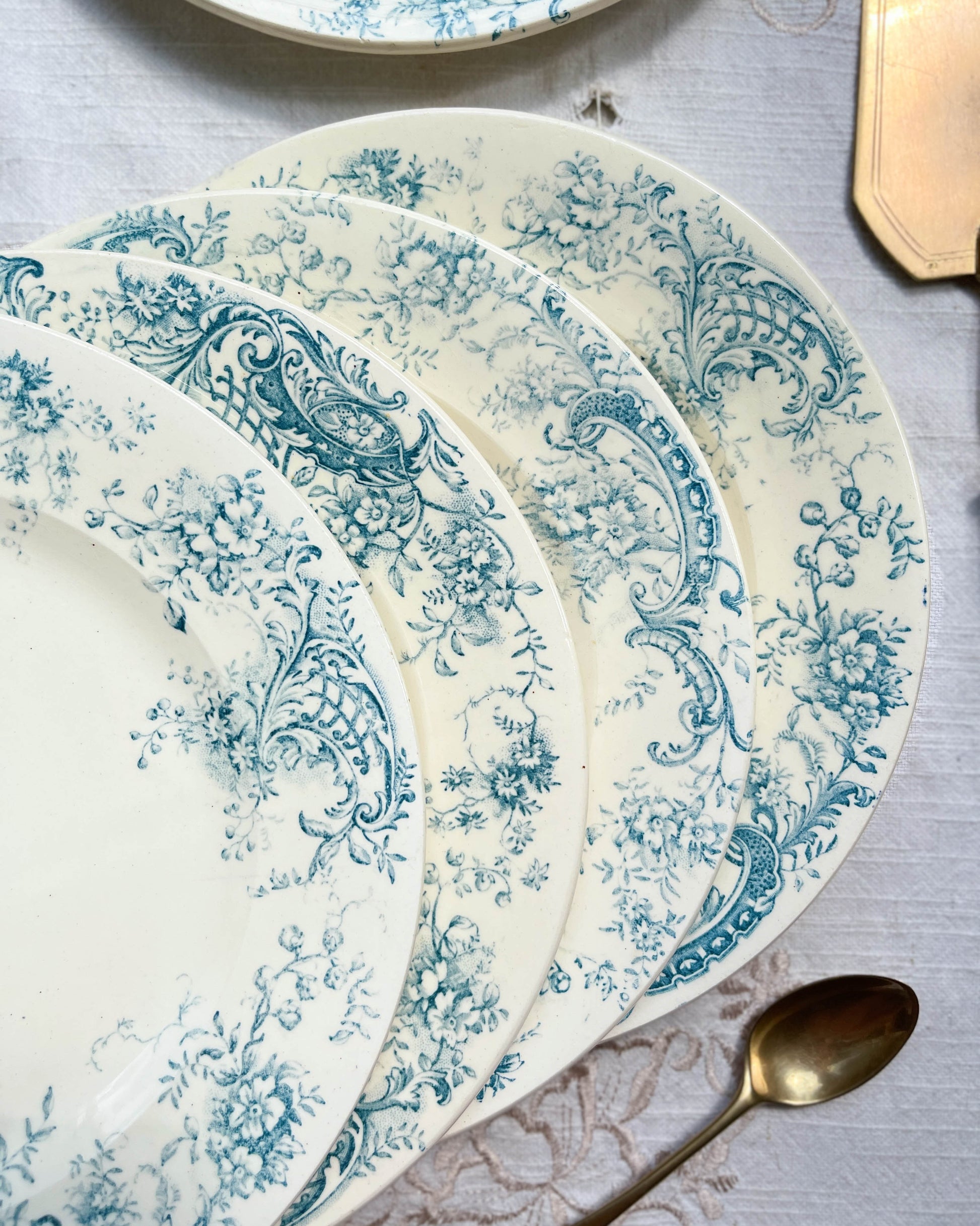 Petites assiettes Terre de fer SALINS modèle Bijou