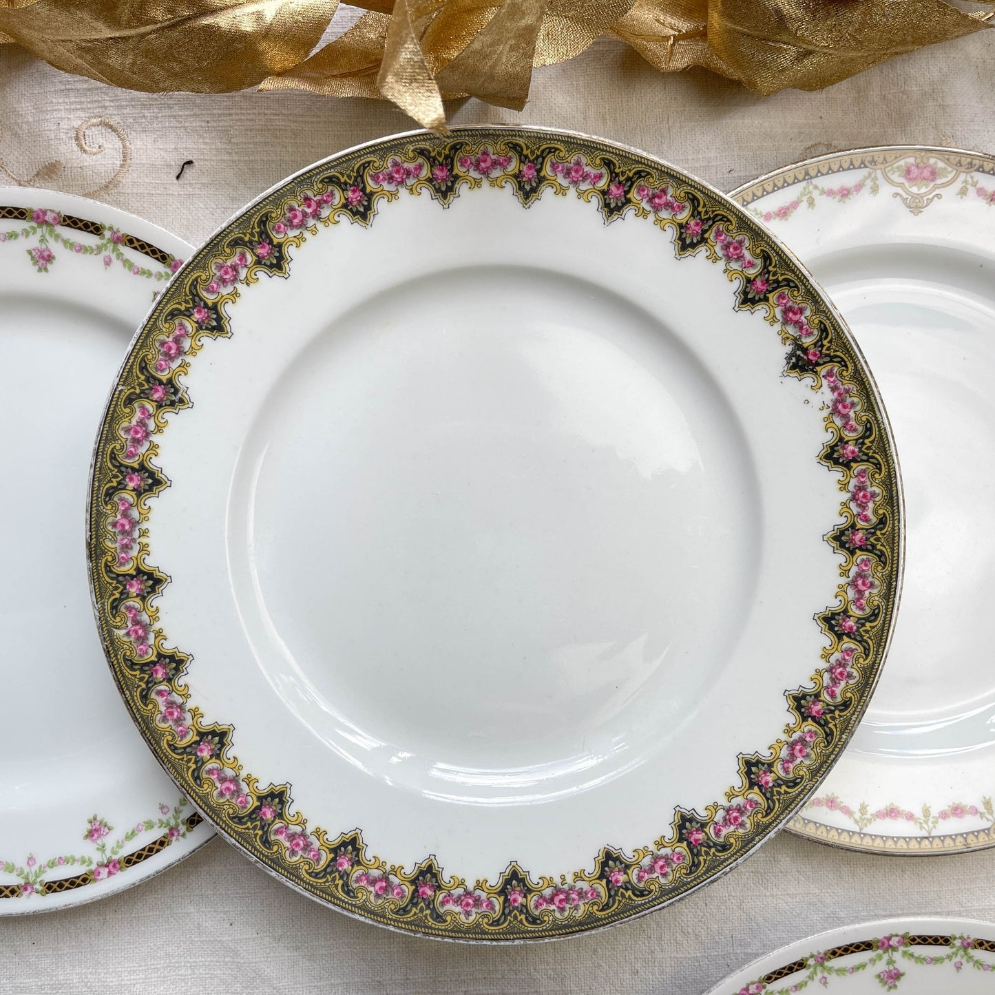 6 Assiettes à dessert vintage dépareillées en Porcelaine Française