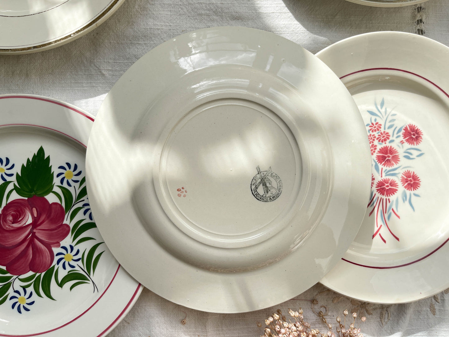 6 Assiettes vintage dépareillées motif fleuri Sareguemines Badonvillier Moulin des Loups