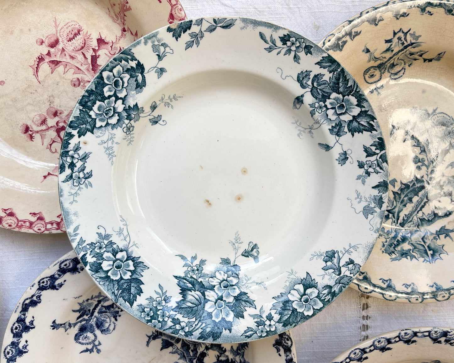 10 Assiettes creuses vintage dépareillées Terre de fer Bleue Verte Rouge