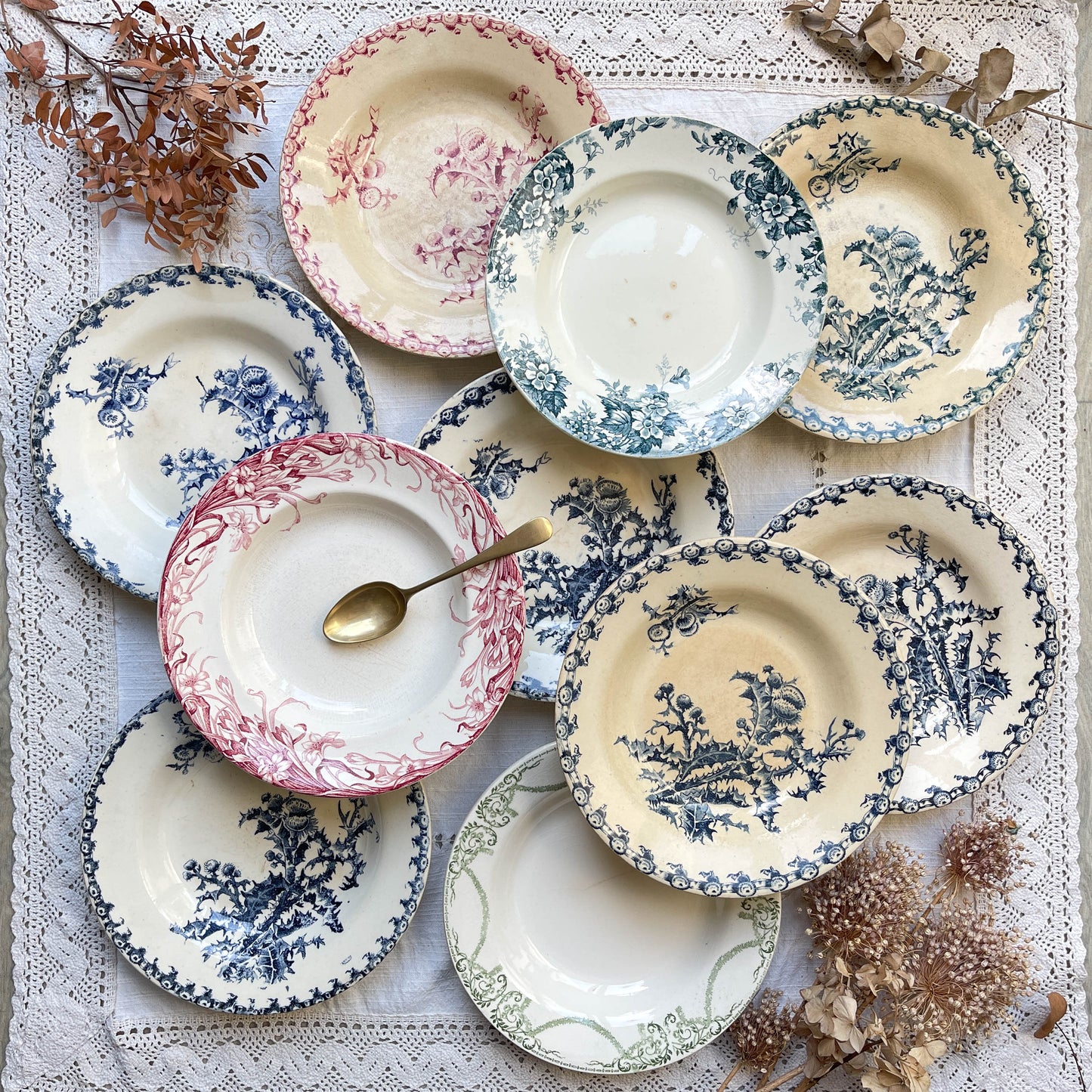 10 Assiettes creuses vintage dépareillées Terre de fer Bleue Verte Rouge