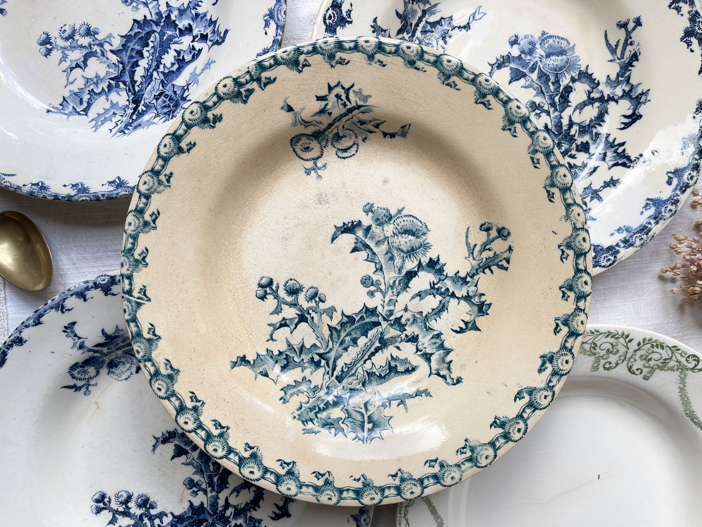 10 Assiettes creuses vintage dépareillées Terre de fer Bleue Verte Rouge