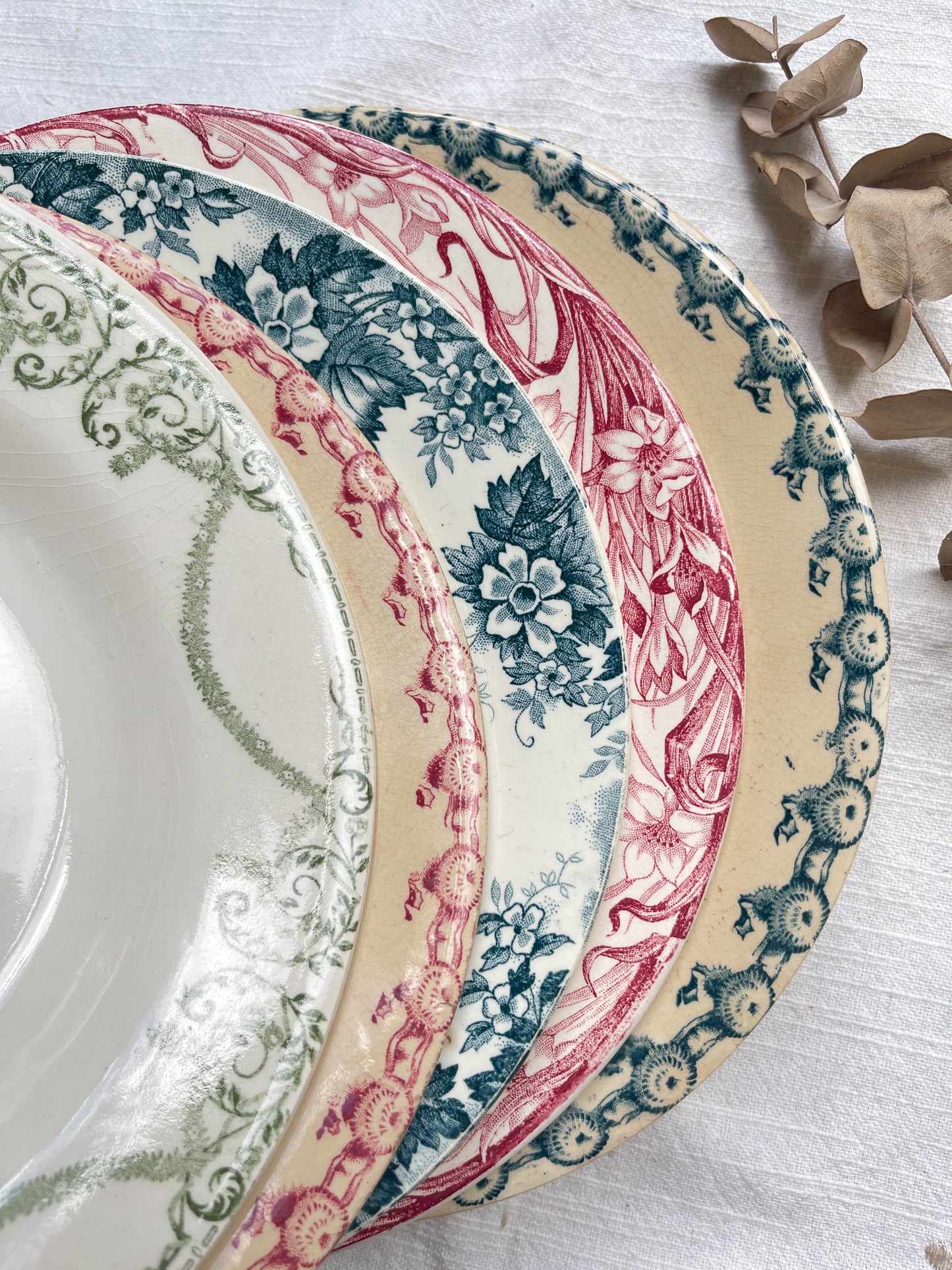 10 Assiettes creuses vintage dépareillées Terre de fer Bleue Verte Rouge