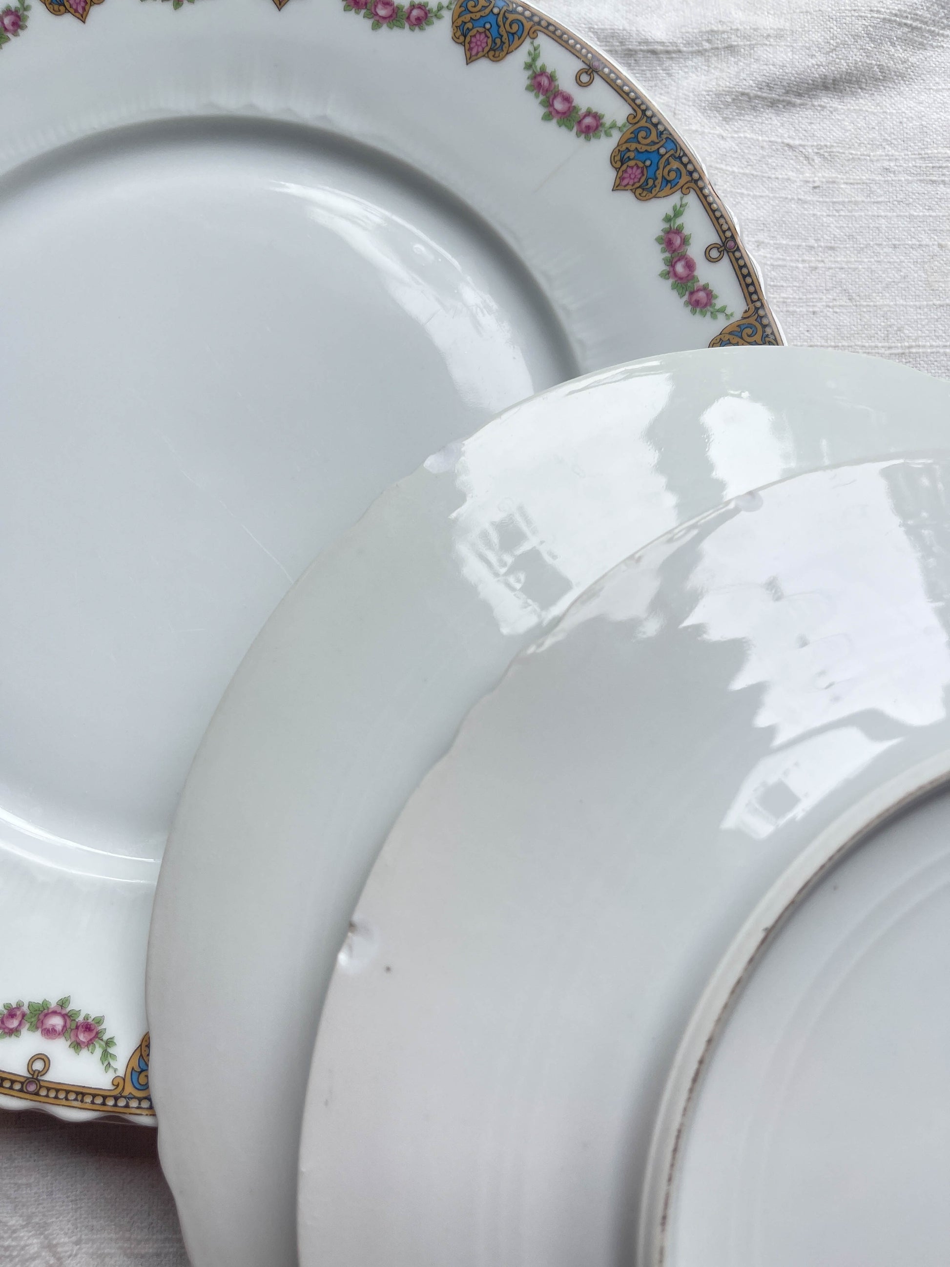 Assiettes plates porcelaine LIMOGES motif fleuri