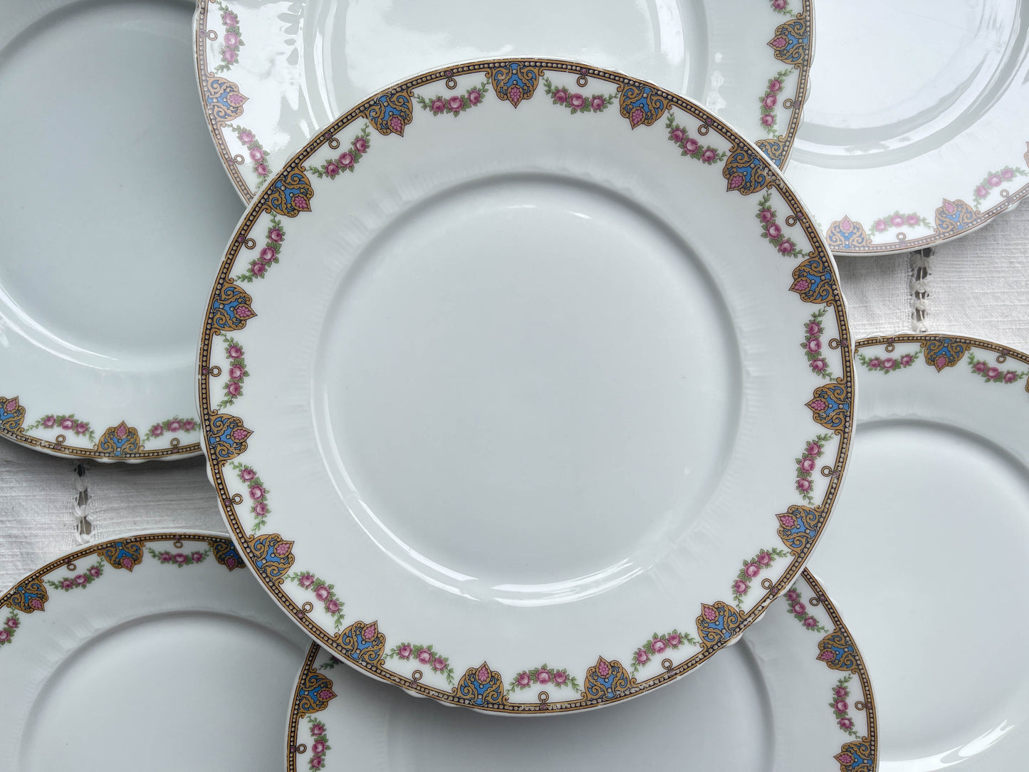 Assiettes plates porcelaine LIMOGES motif fleuri