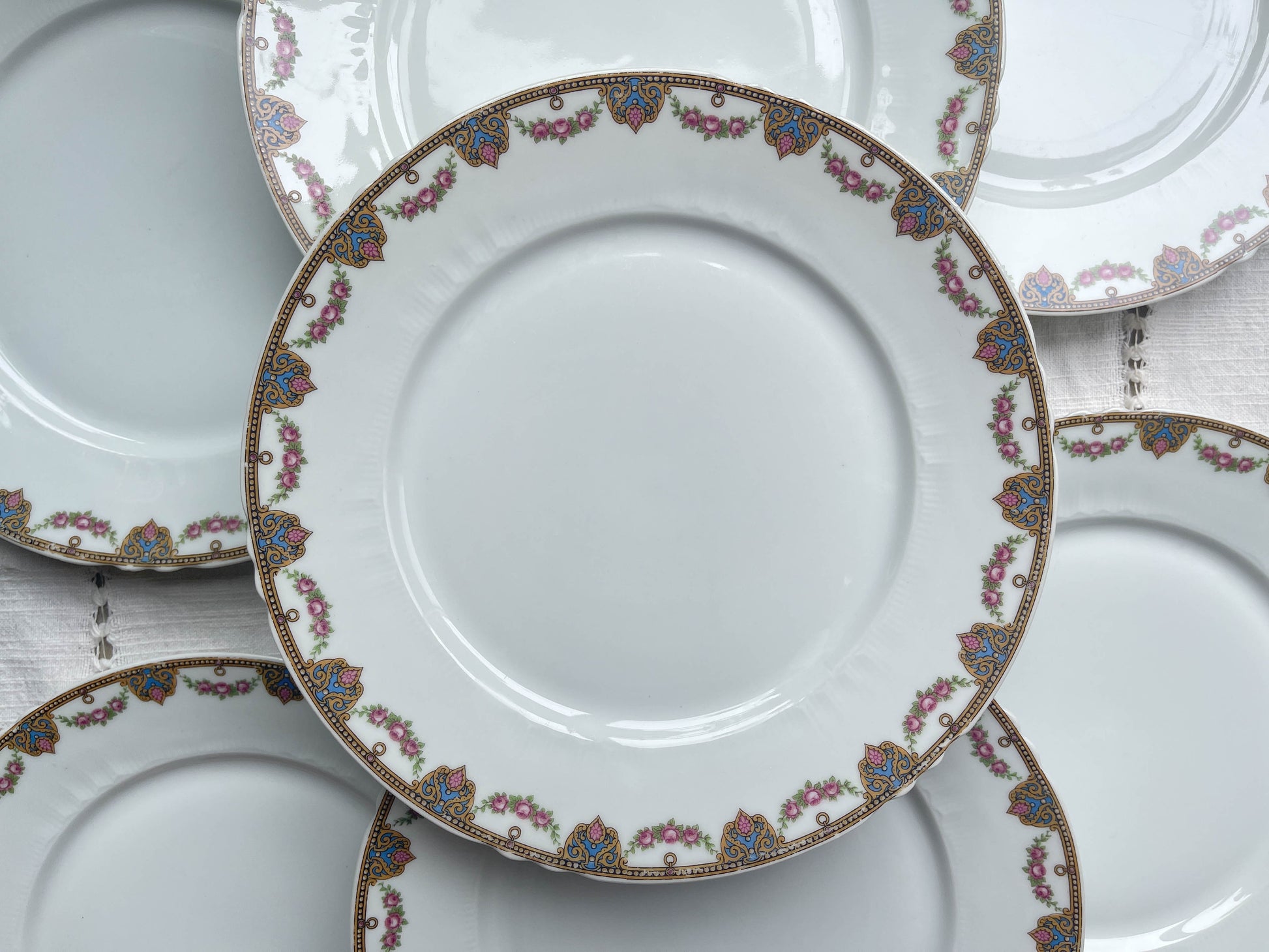 Assiettes plates porcelaine LIMOGES motif fleuri