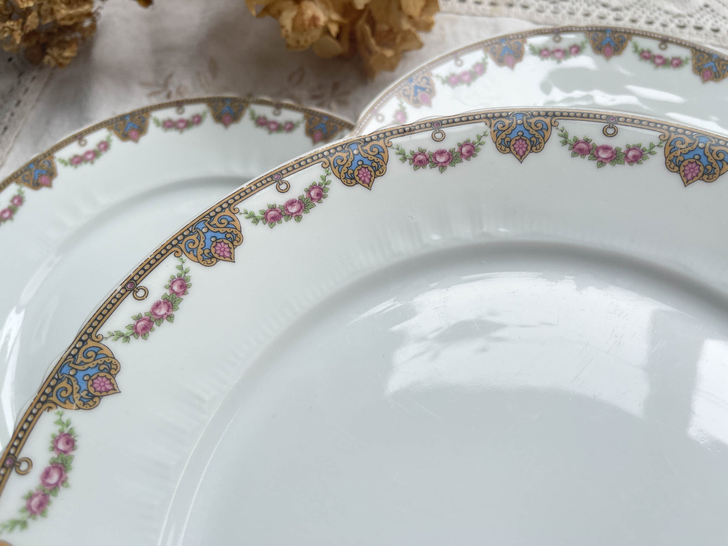 Assiettes plates porcelaine LIMOGES motif fleuri