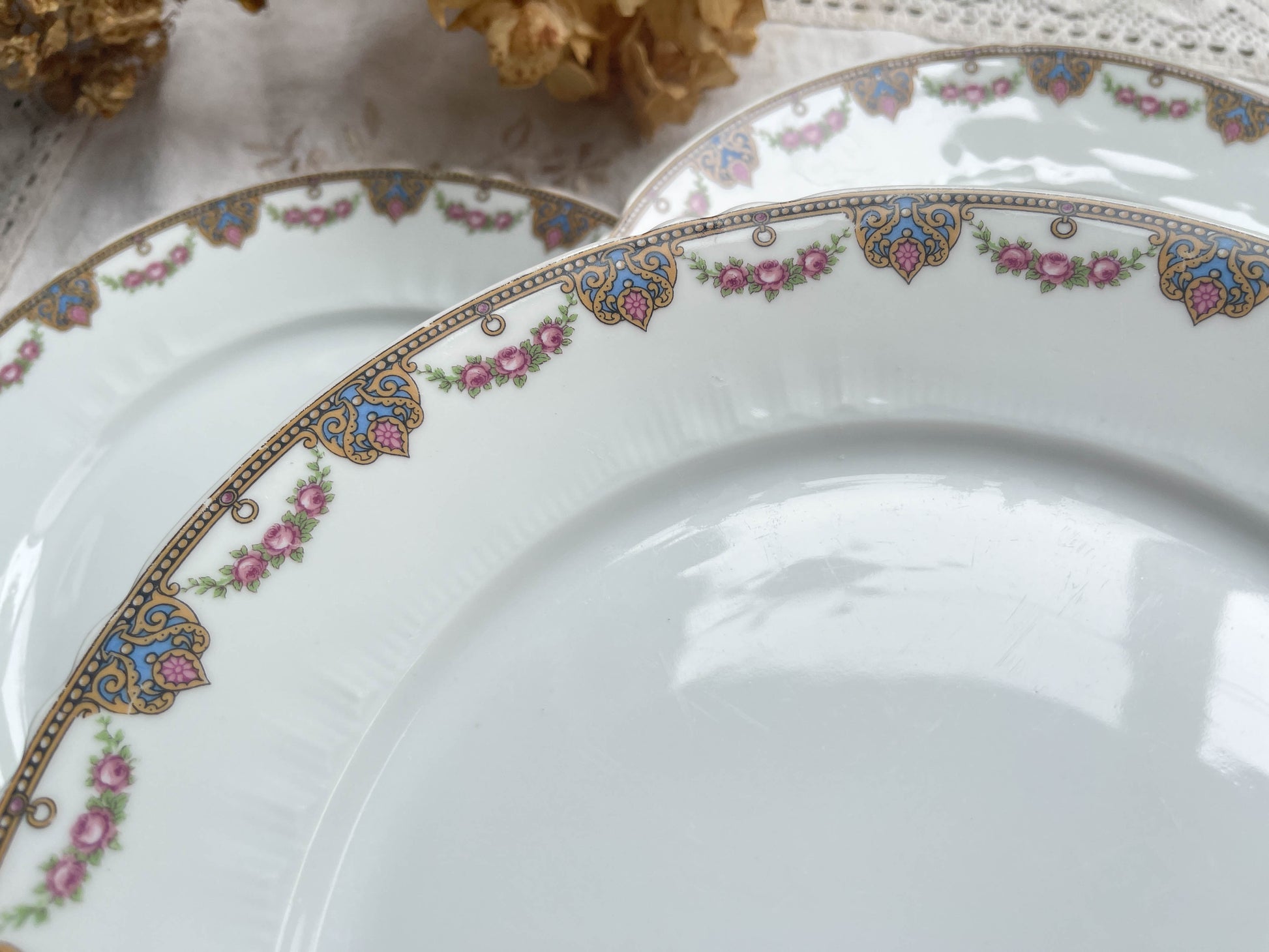 Assiettes plates porcelaine LIMOGES motif fleuri