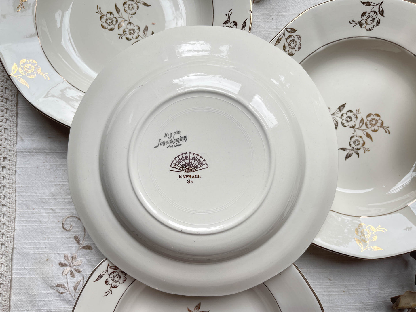 Assiettes creuses porcelaine vintage DIGOIN SARREGUEMINES modèle RAPHAEL motif fleurs dorées