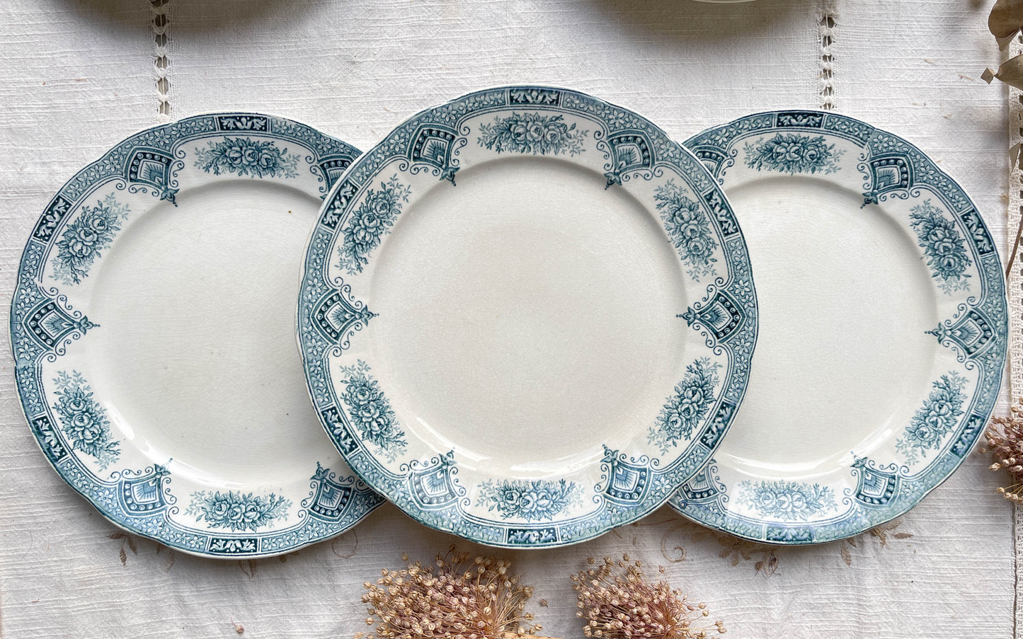 8 Assiettes vintage Terre de Fer Bleues + 8 Petites Assiettes porcelaine blanches dorée dépareillées