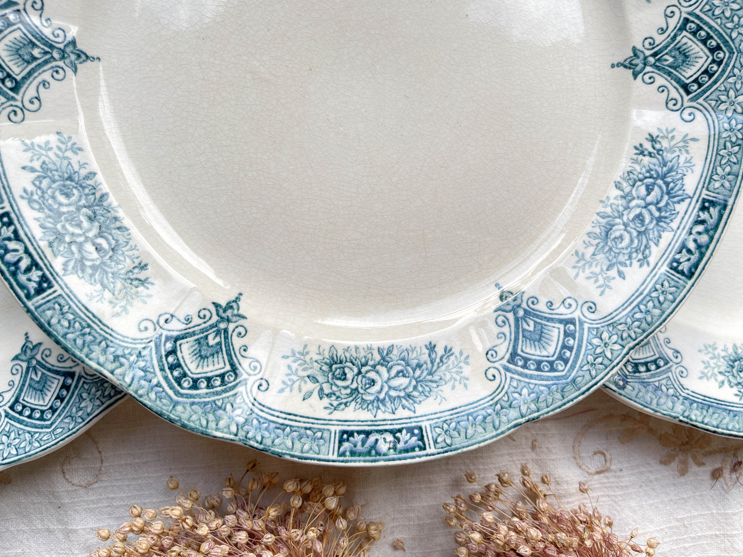 8 Assiettes vintage Terre de Fer Bleues + 8 Petites Assiettes porcelaine blanches dorée dépareillées