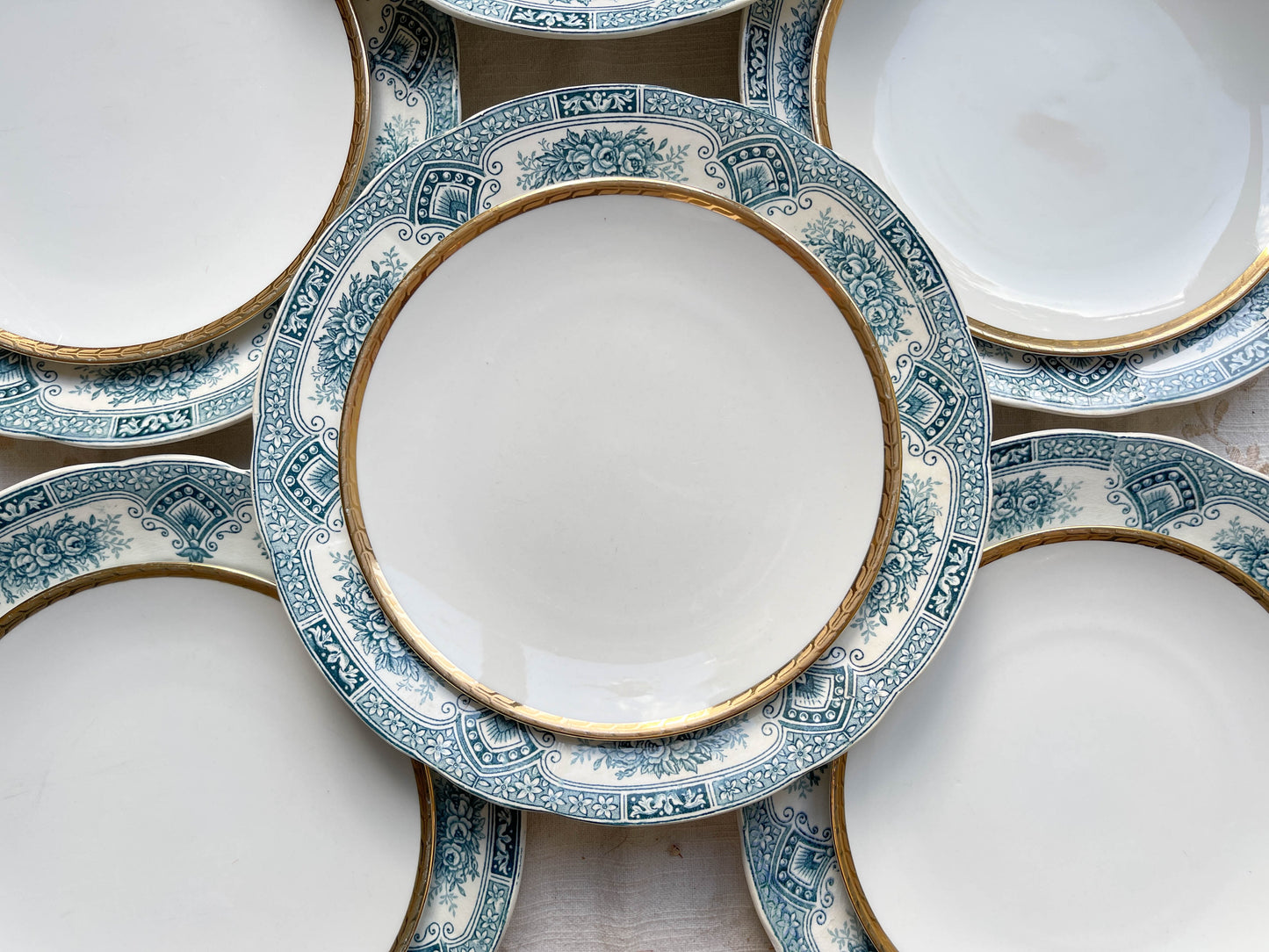 8 Assiettes vintage Terre de Fer Bleues + 8 Petites Assiettes porcelaine blanches dorée dépareillées