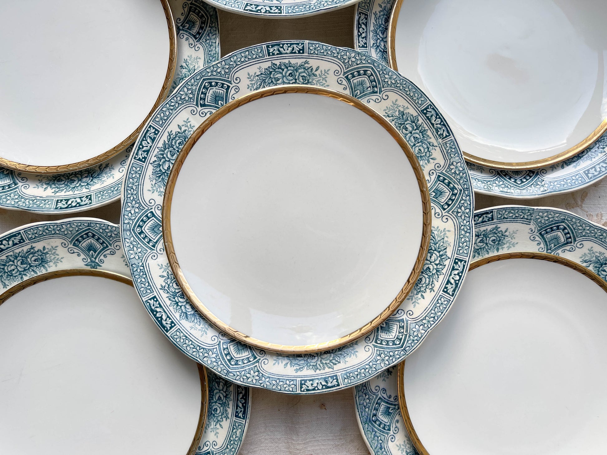 8 Assiettes vintage Terre de Fer Bleues + 8 Petites Assiettes porcelaine blanches dorée dépareillées