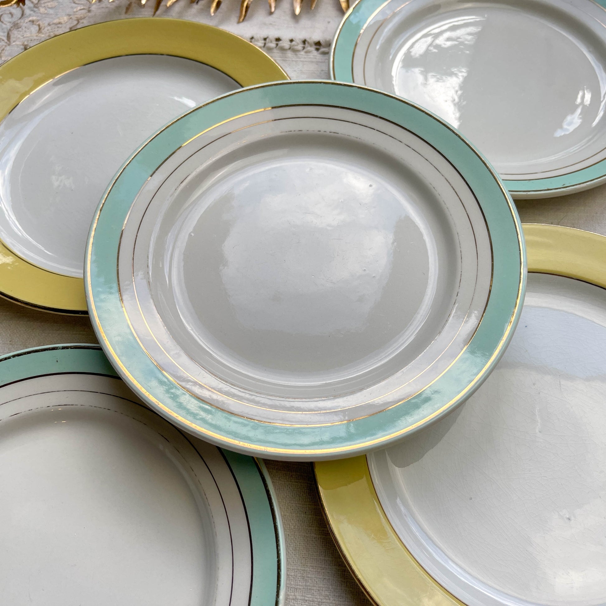 5 Petites assiettes vintage dépareillées jaune et vertes - L Amandinoise et Lunéville - Années 1950