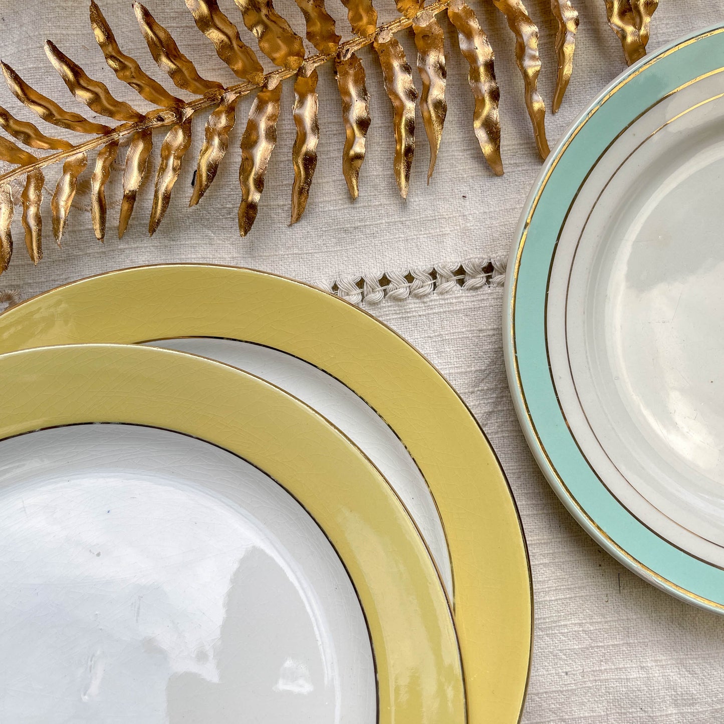 5 Petites assiettes vintage dépareillées jaune et vertes - L Amandinoise et Lunéville - Années 1950