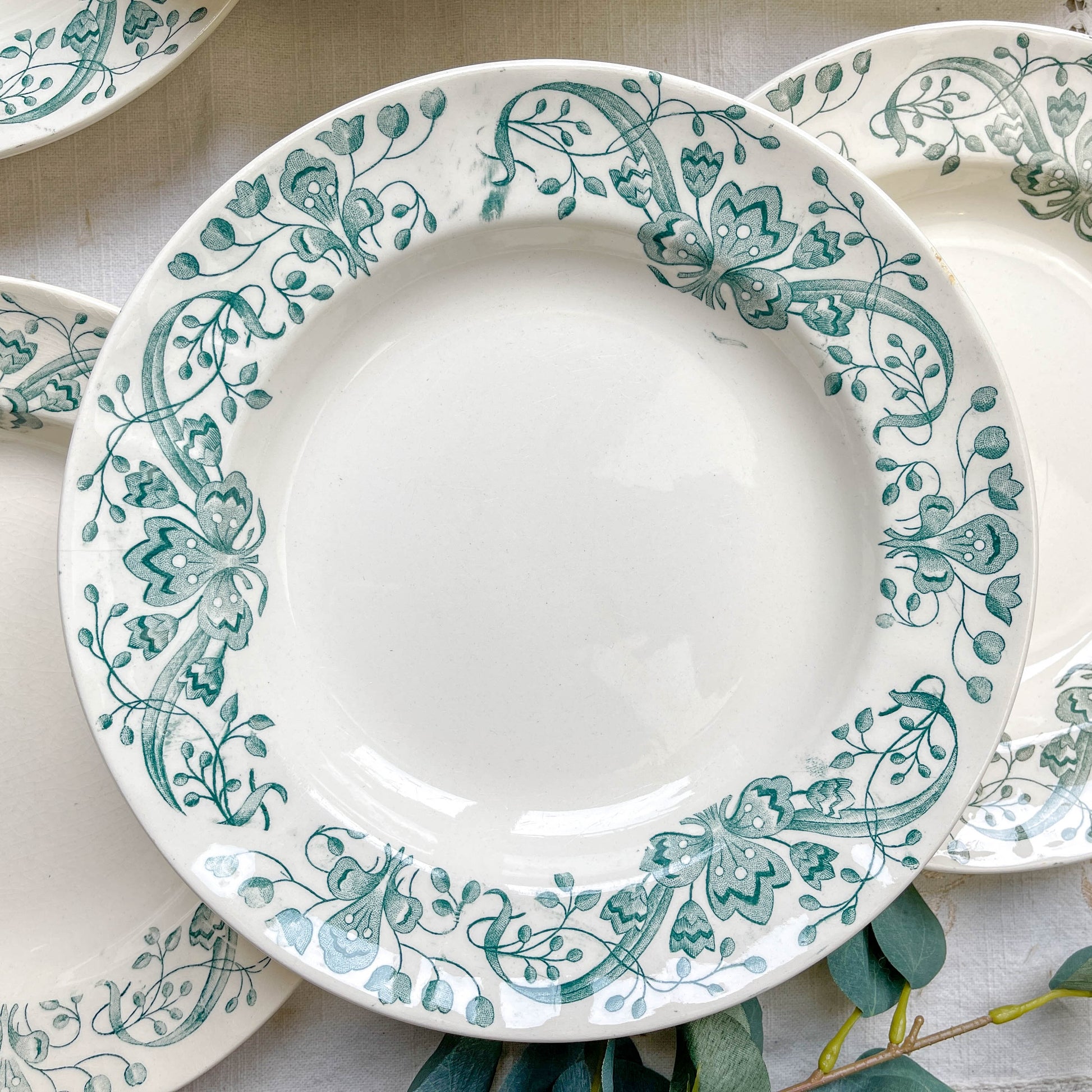 Lot de 6 Assiettes creuses Anciennes Terre de Fer "Figuig" – Longchamp XIXe
