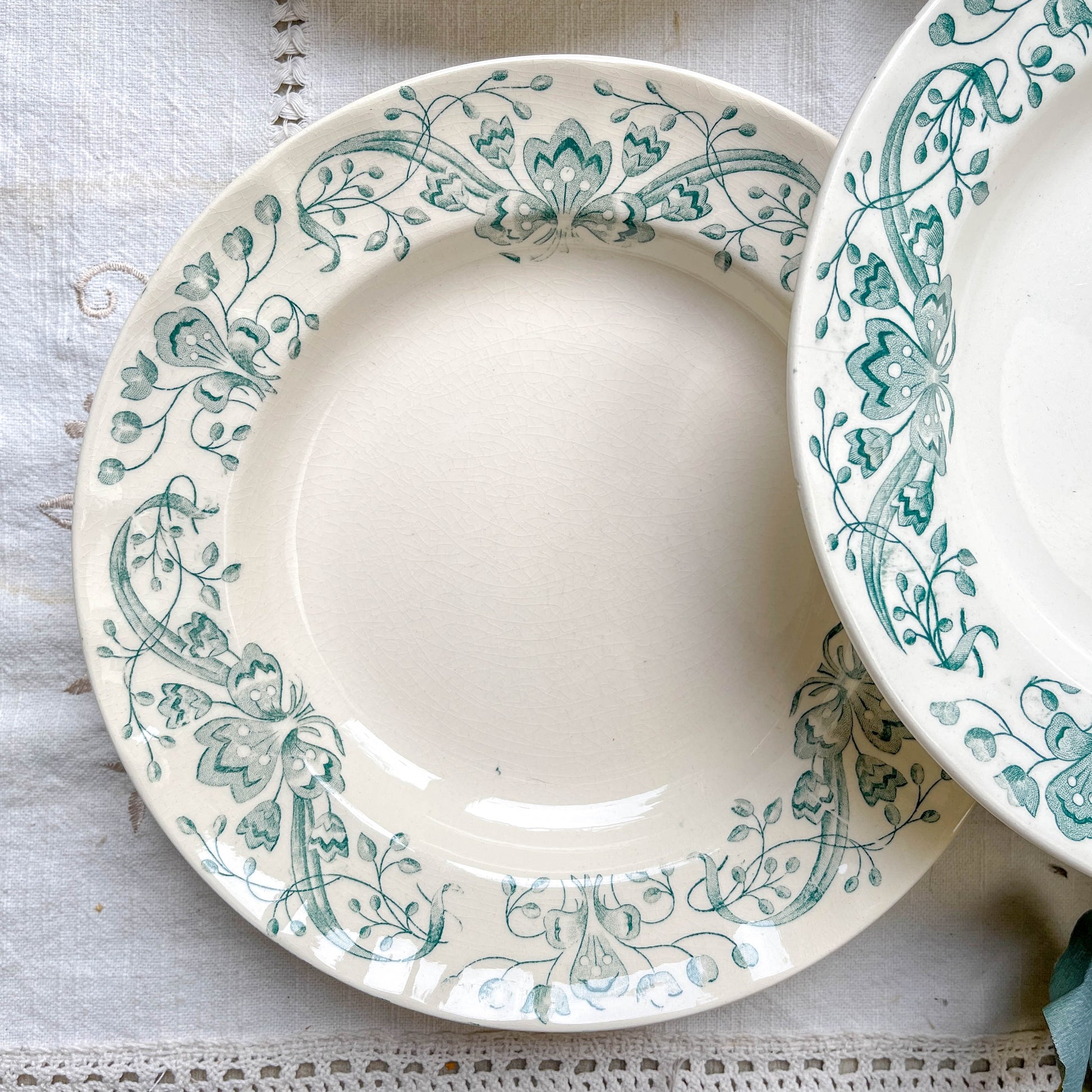 Lot de 6 Assiettes creuses Anciennes Terre de Fer "Figuig" – Longchamp XIXe