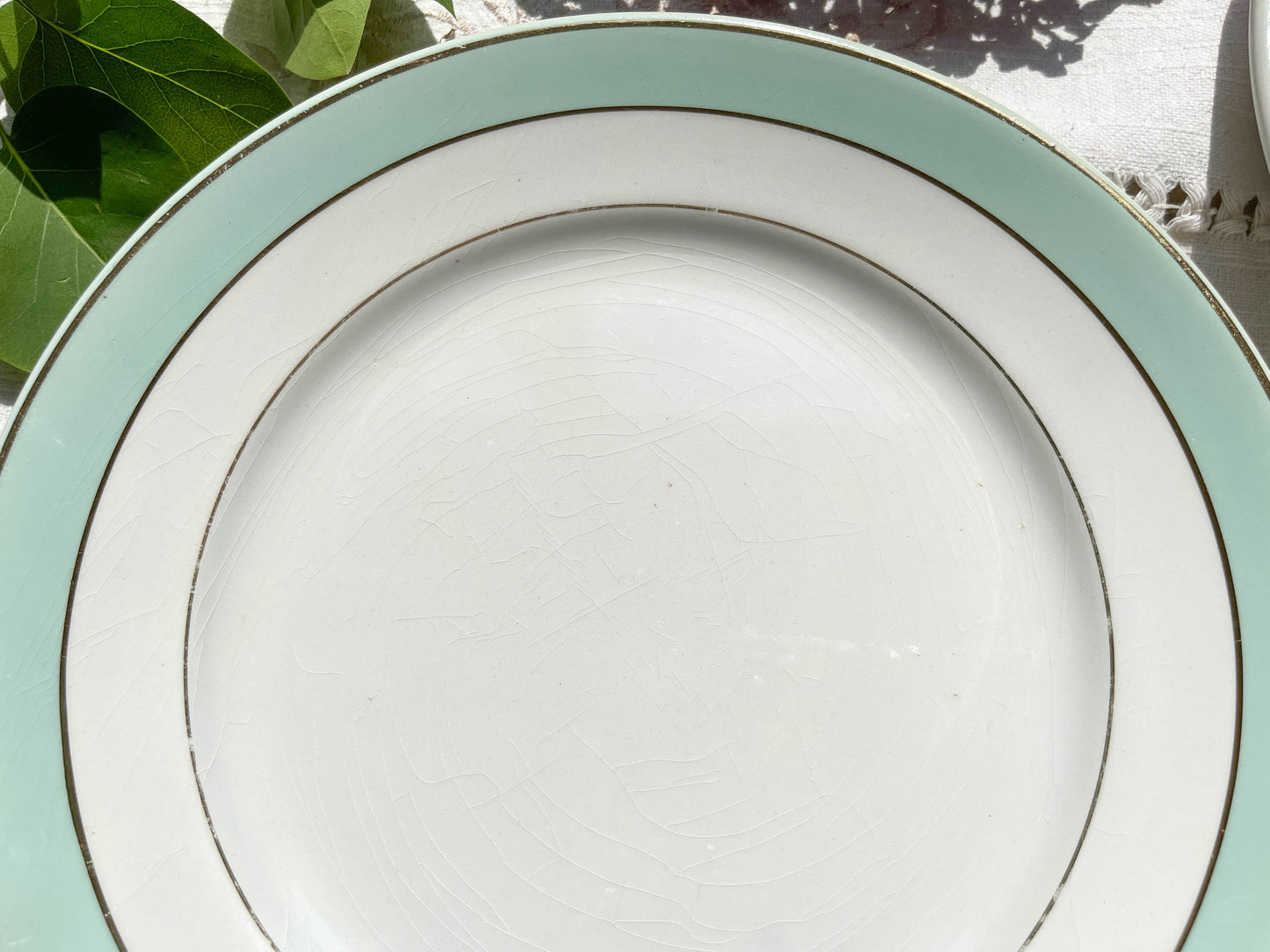 4 Assiettes plates BADONVILLER en faïence blanche verte dorée