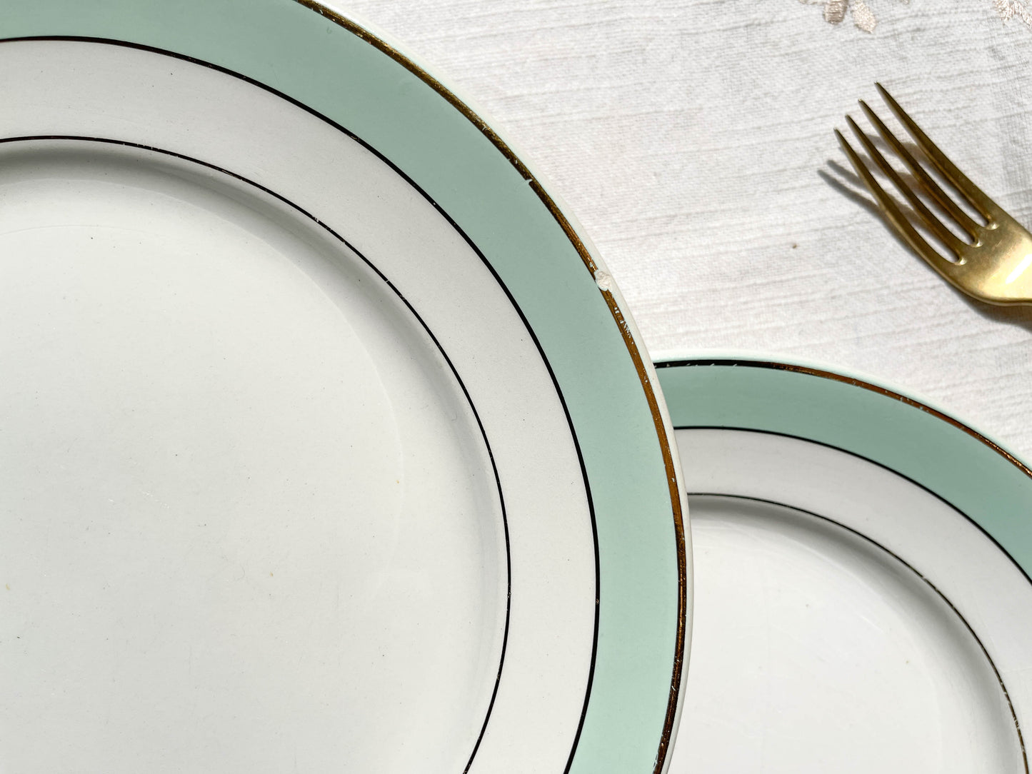 4 Assiettes plates BADONVILLER en faïence blanche verte dorée