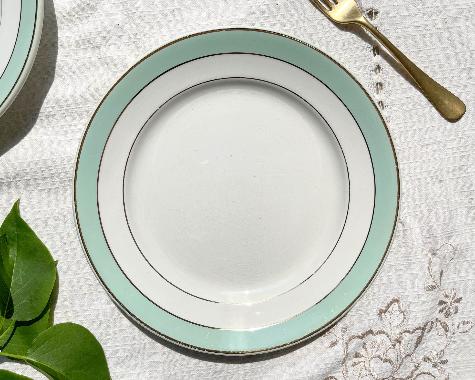 4 Assiettes plates BADONVILLER en faïence blanche verte dorée