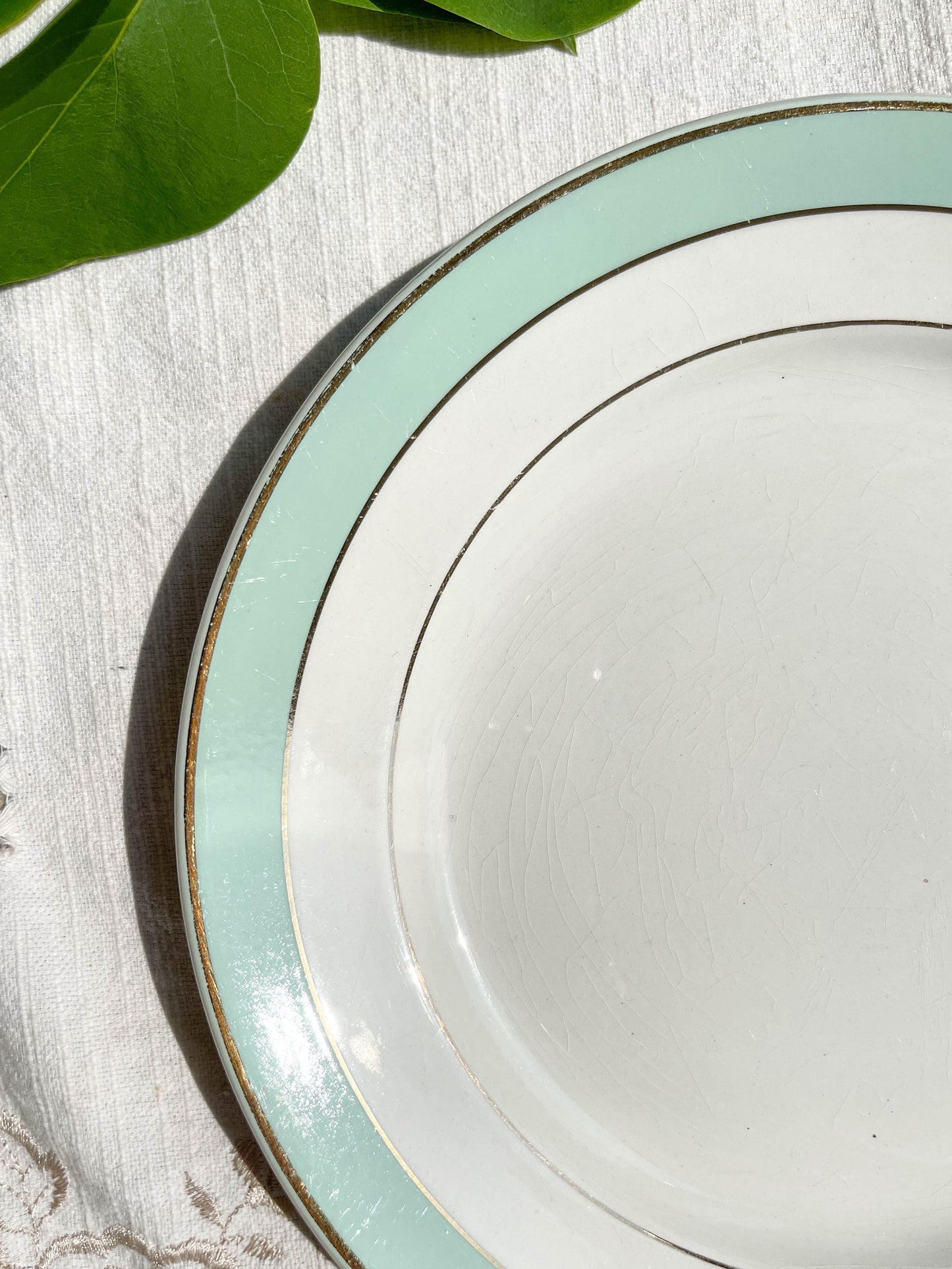 4 Assiettes plates BADONVILLER en faïence blanche verte dorée