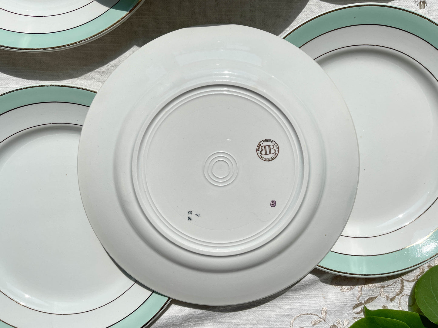 4 Assiettes plates BADONVILLER en faïence blanche verte dorée