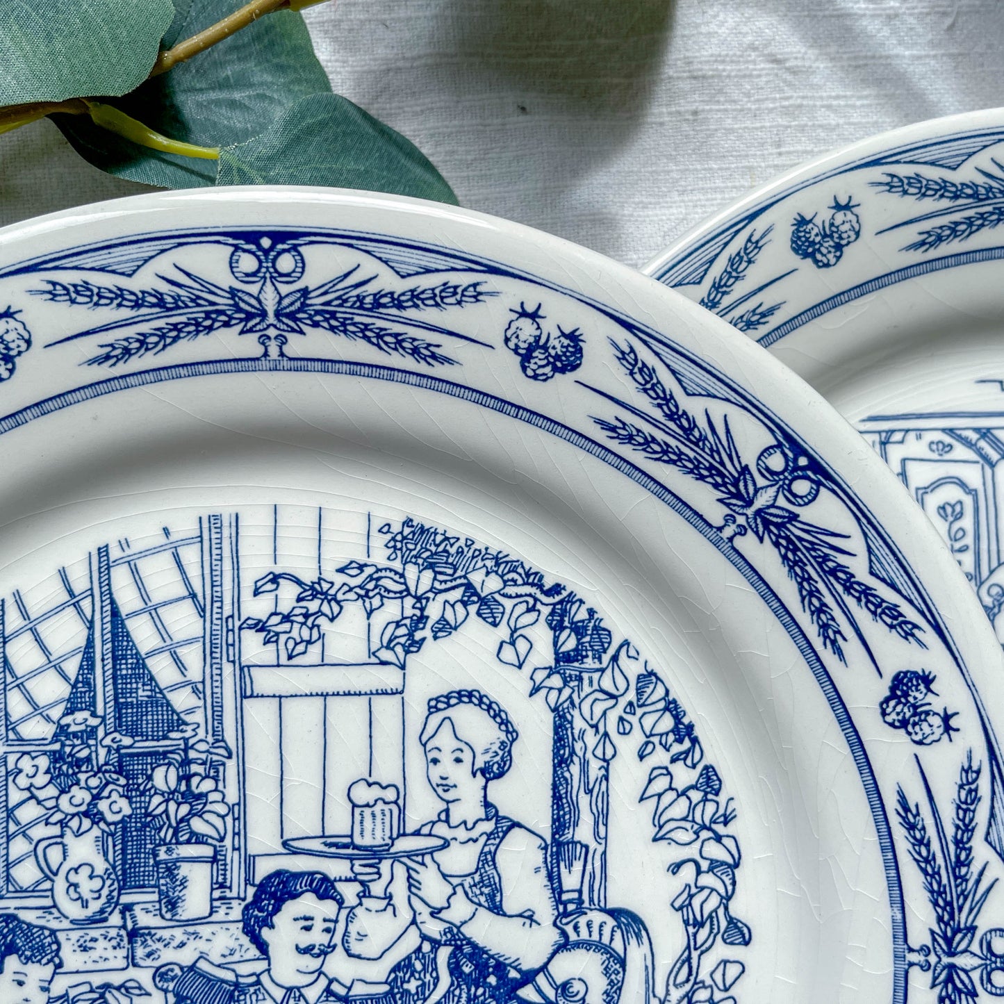 Lot de 7 Assiettes Plates Anciennes Faïence illustrée Gien