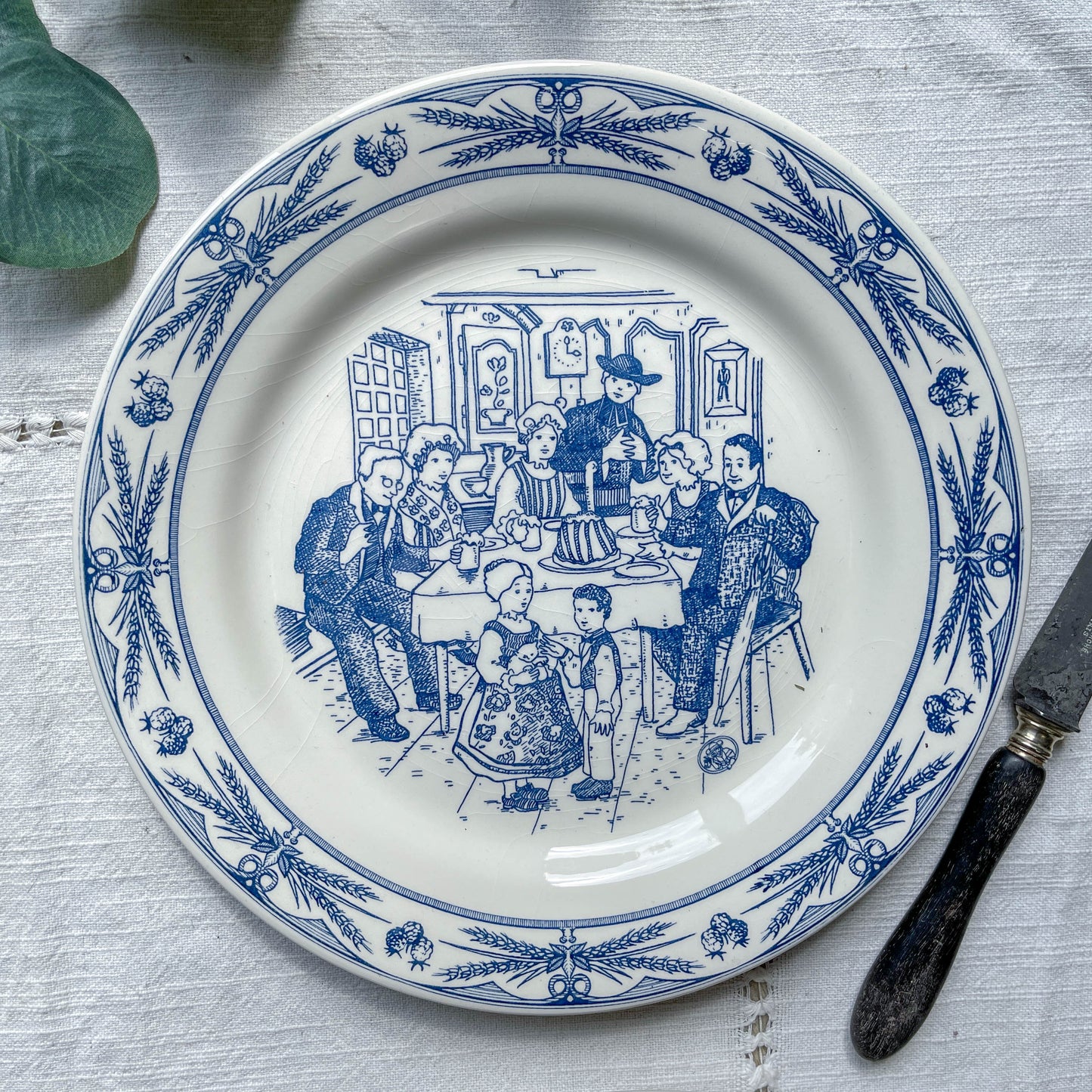 Lot de 7 Assiettes Plates Anciennes Faïence illustrée Gien
