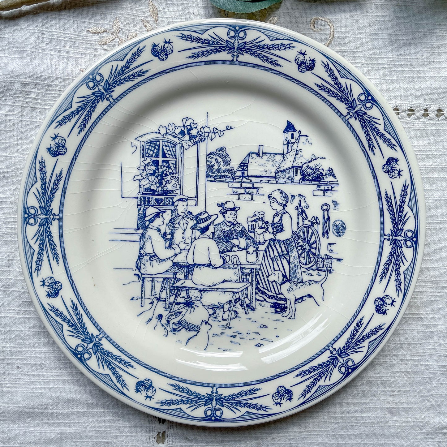 Lot de 7 Assiettes Plates Anciennes Faïence illustrée Gien