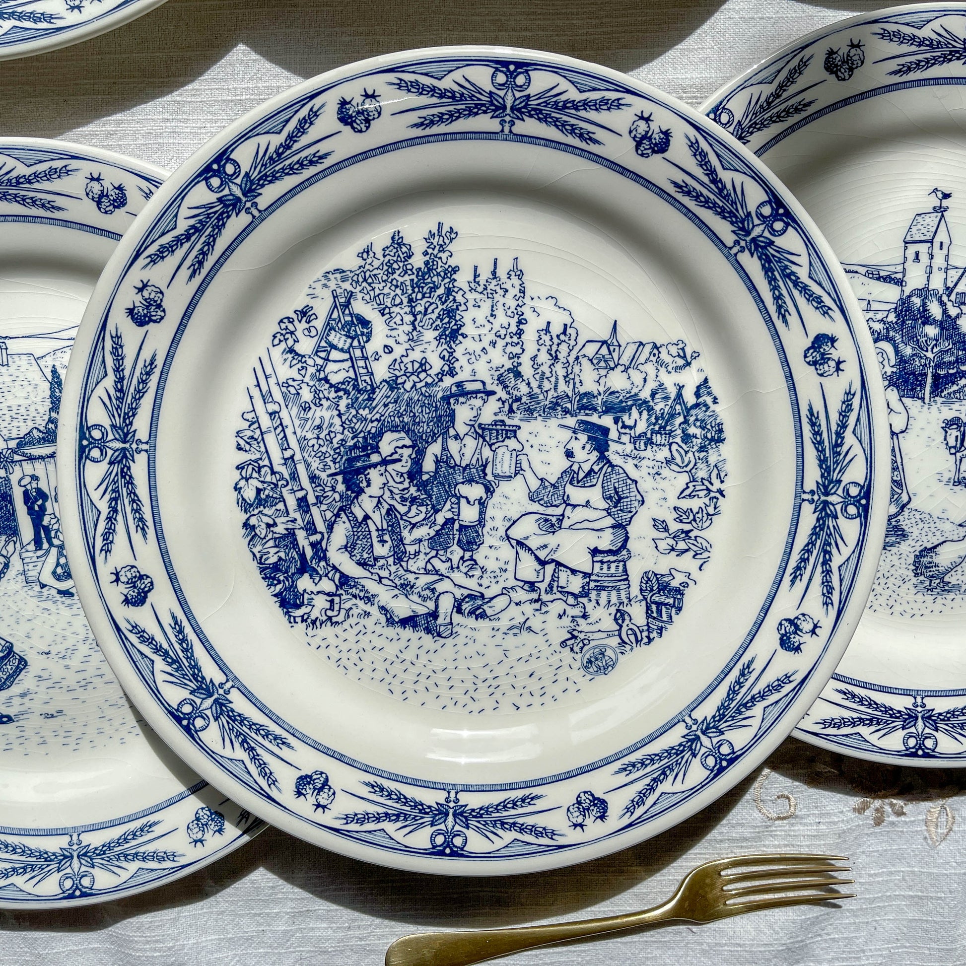 Lot de 7 Assiettes Plates Anciennes Faïence illustrée Gien