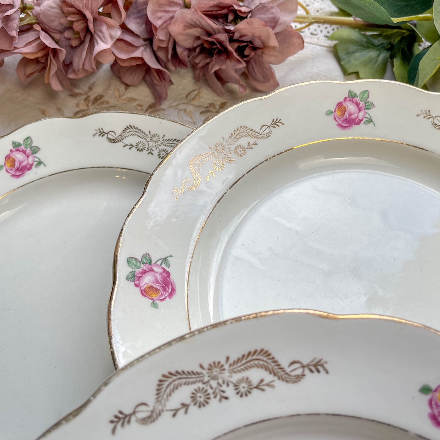 7 Assiettes plates vintage en faïence fleurie Gien - Modèle "Marie-Laure" (1950)