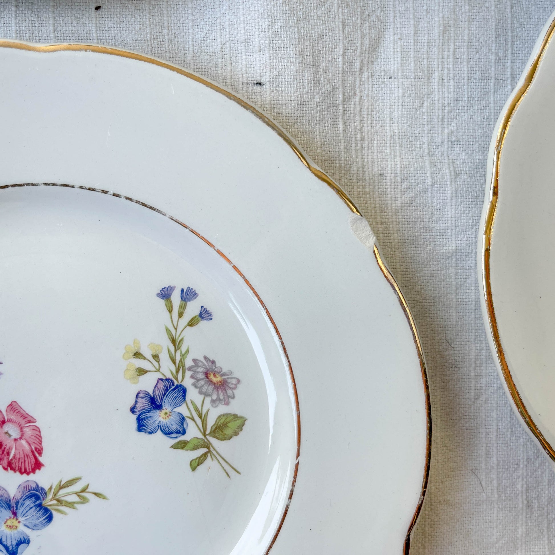 7 Petites Assiettes en porcelaine vintage motif fleuri KG Luneville