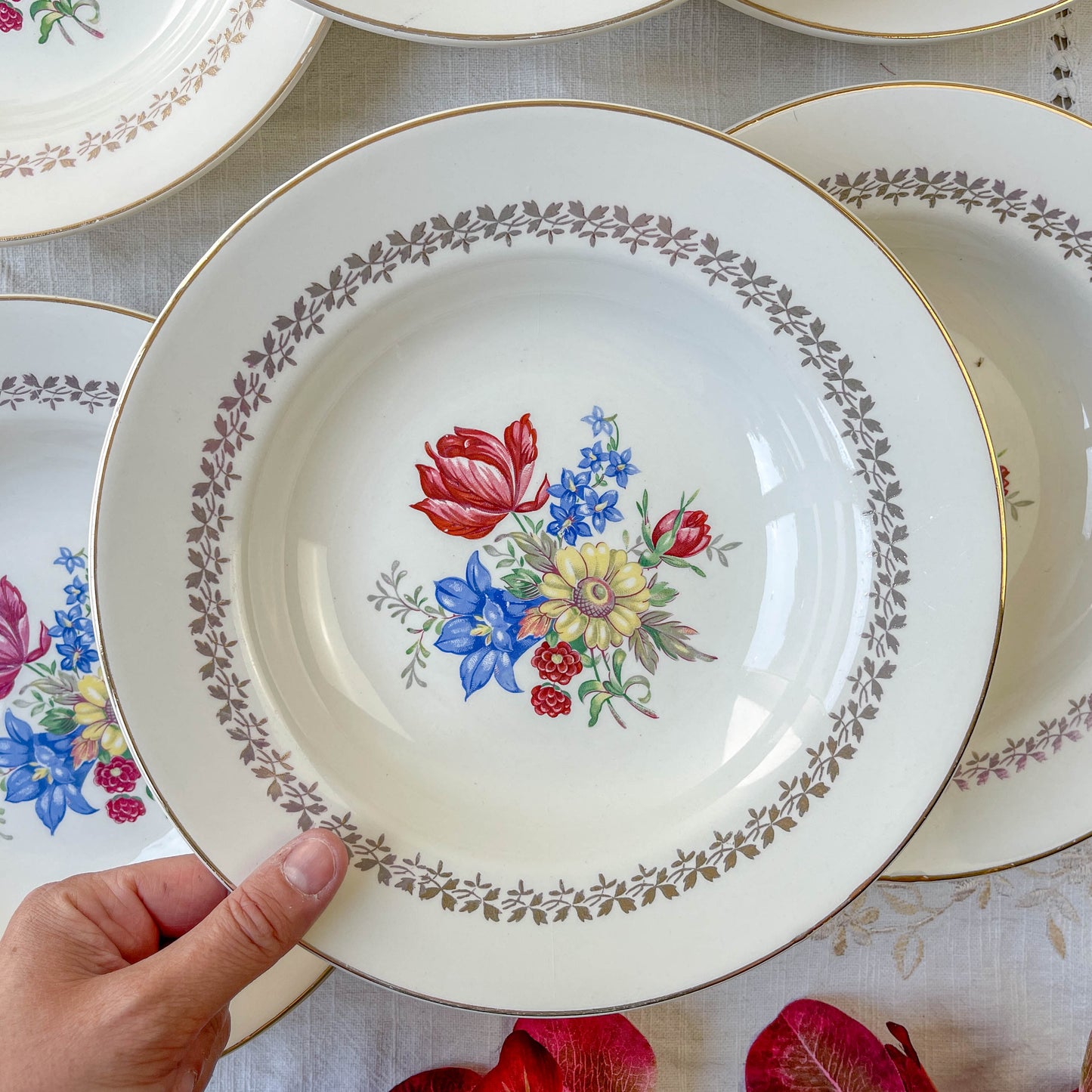 6 vintage porcelain soup plates with floral pattern, Sarreguemines 5261 - Vintage floral tableware - French tableware - Vintage plates