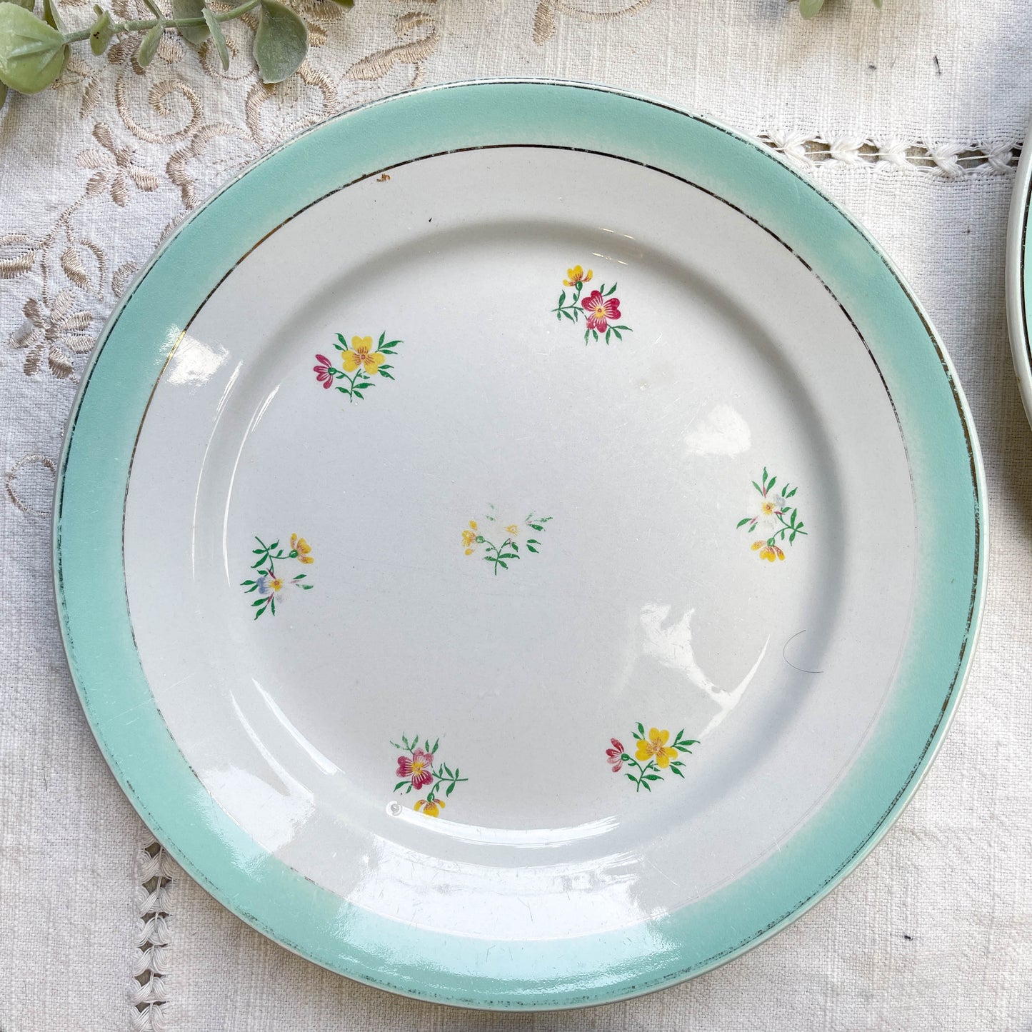 5 Assiettes plates porcelaine vintage blanche verte fleurie LUNEVILLE 1950s