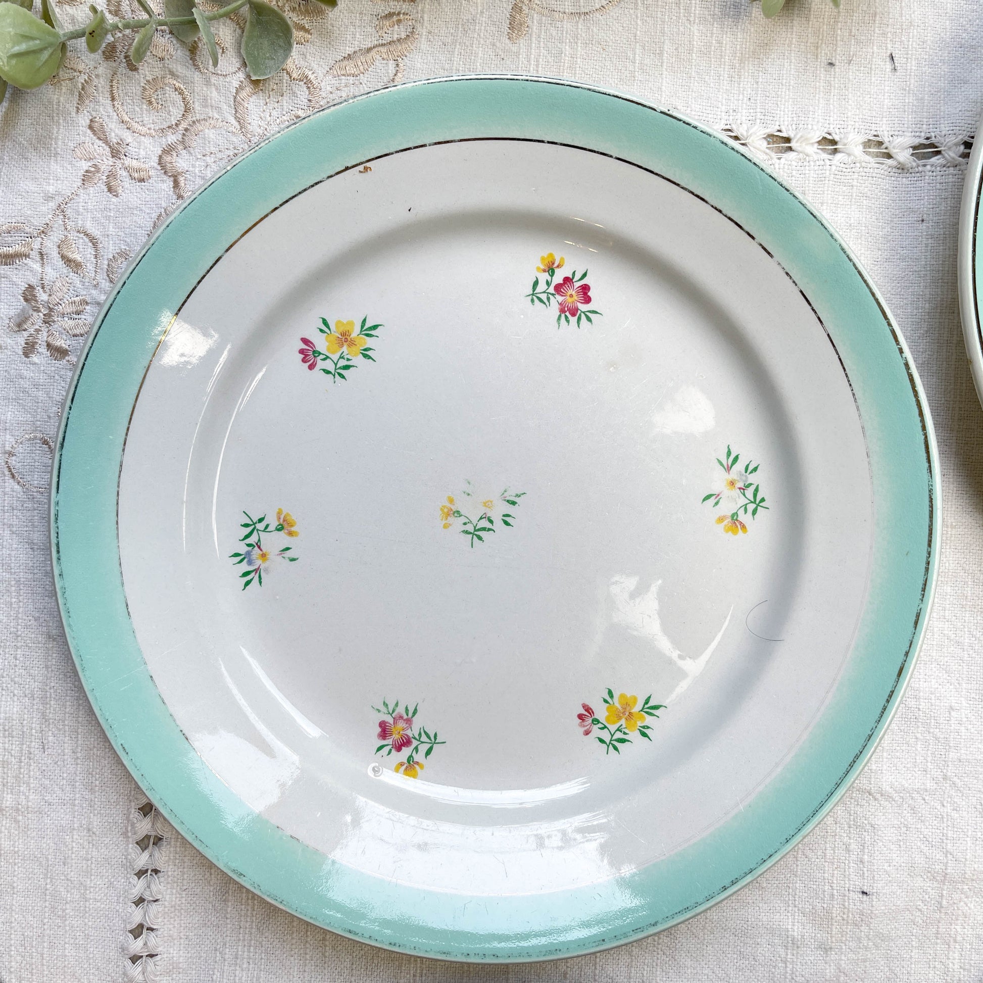 5 Assiettes plates porcelaine vintage blanche verte fleurie LUNEVILLE 1950s