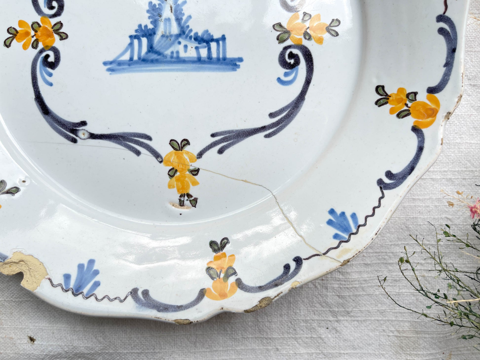 Ancienne Assiette Faïence Française XVIIIème NEVERS motif paysage