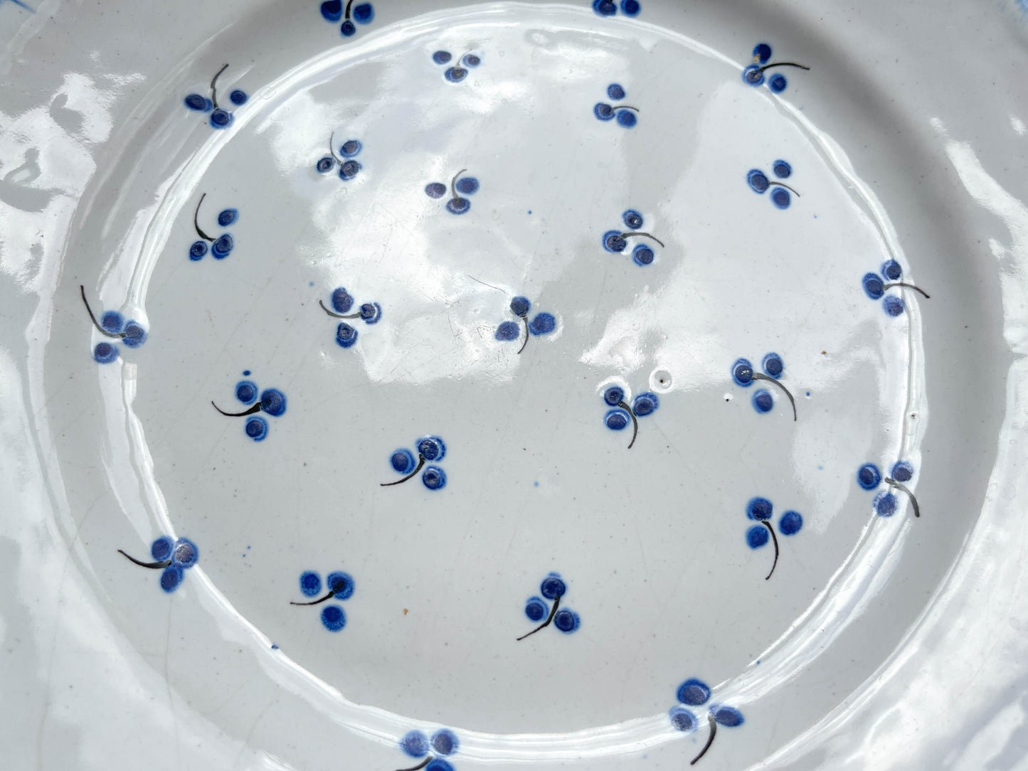 Ancienne Assiette Faïence Française XIXème motif petites fleures bleues