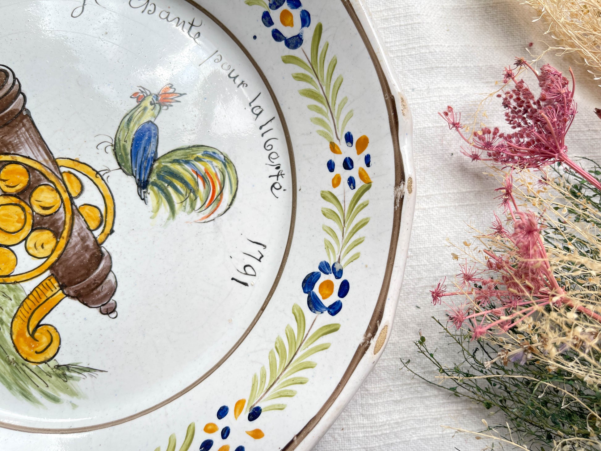 Ancienne assiette Faïence Française Coq révolutionnaire "Je chante pour la liberté 1791" Nevers XIXème