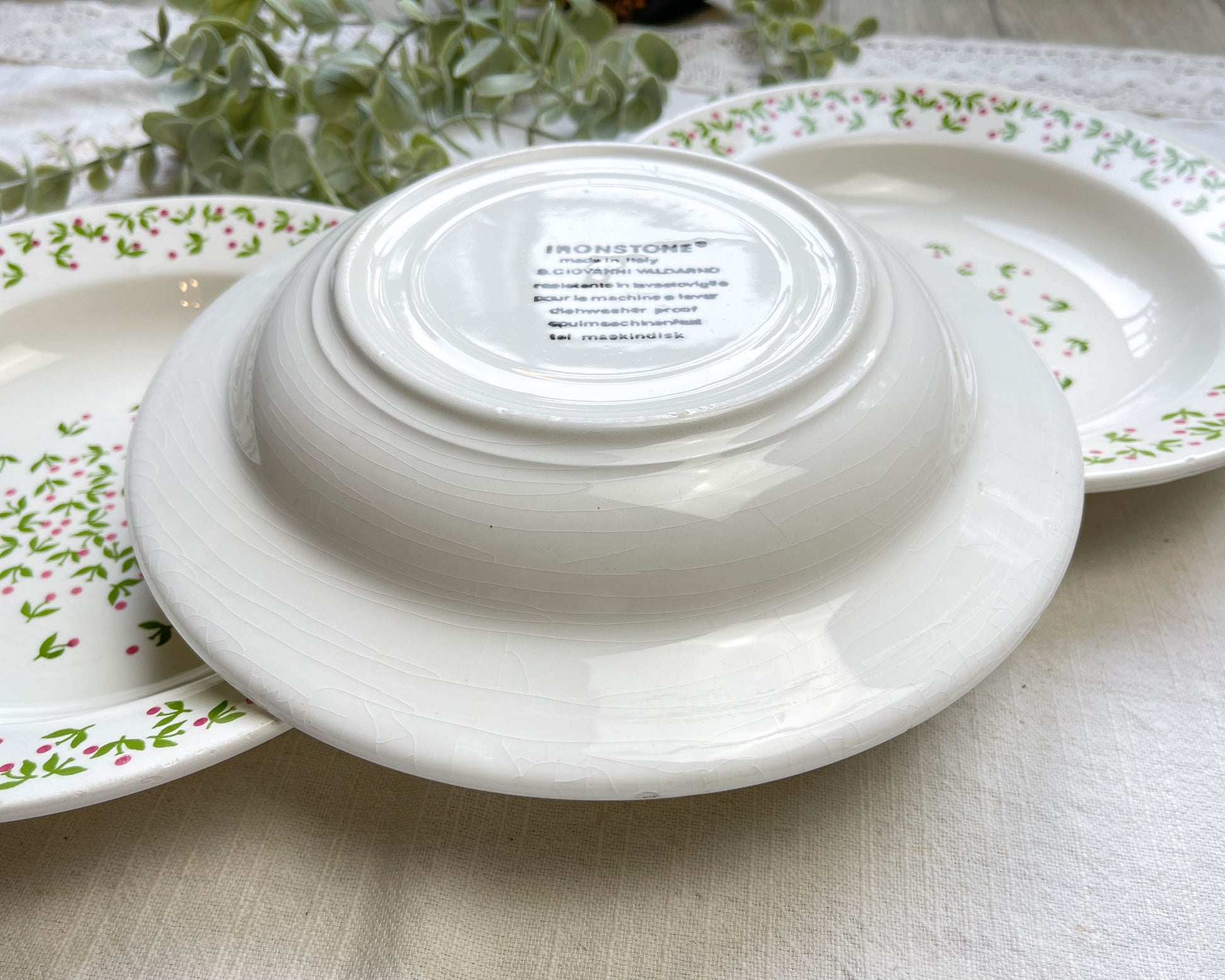 Assiettes creuses Ironstone Italienne Giovanni Valdarno motif vert rouge 1950