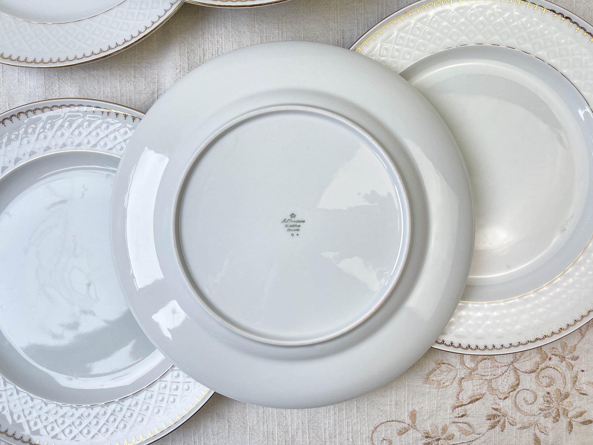 7 Assiettes plates vintage porcelaine blanche dorée BAVARIA modèle "Annabell"