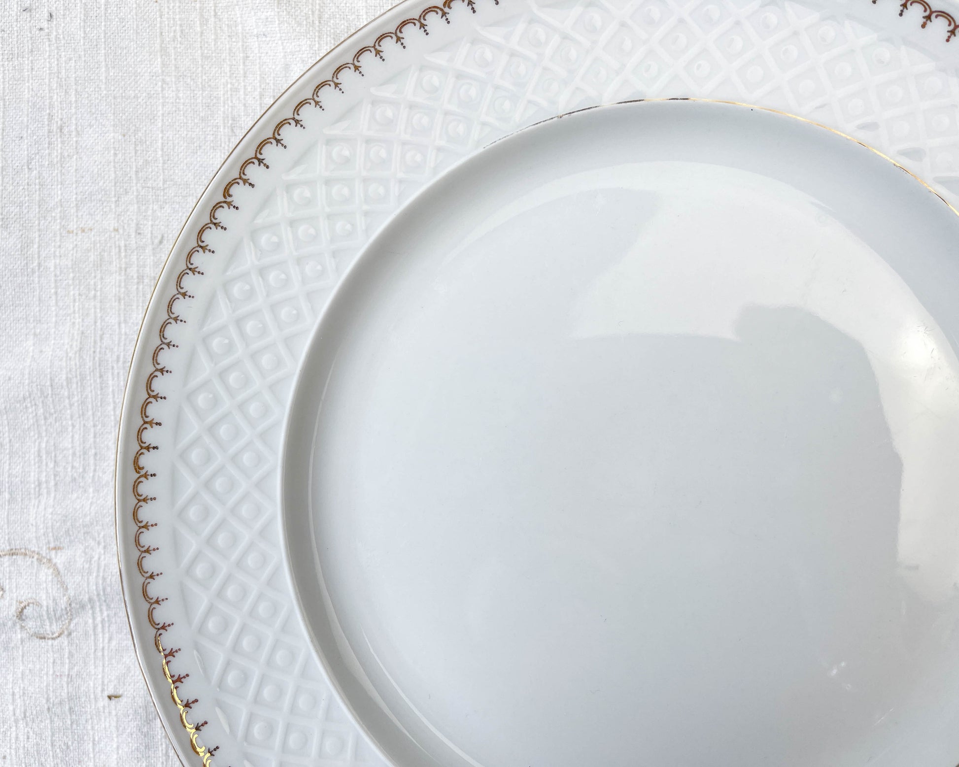 7 Assiettes plates vintage porcelaine blanche dorée BAVARIA modèle "Annabell"