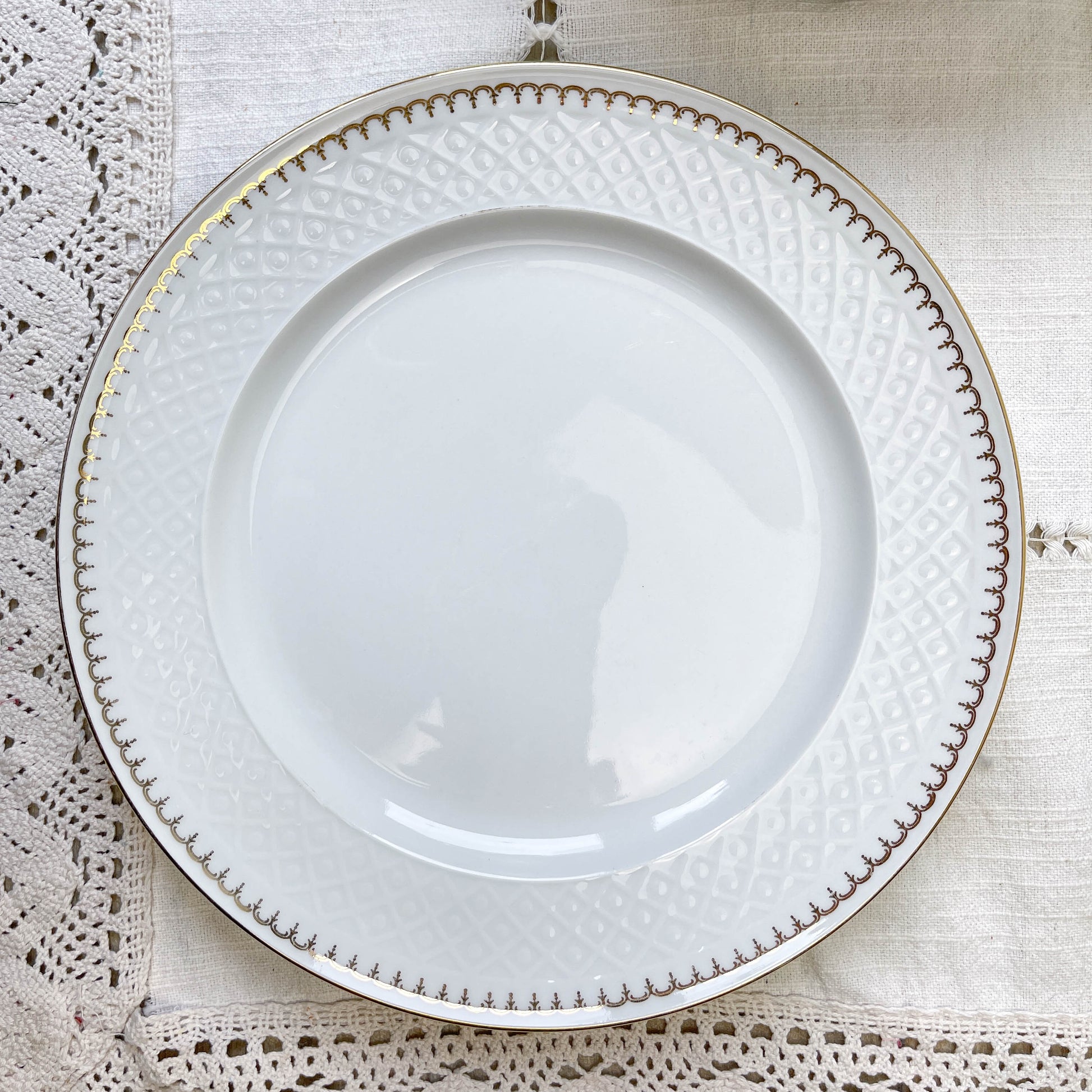 7 Assiettes plates vintage porcelaine blanche dorée BAVARIA modèle "Annabell"