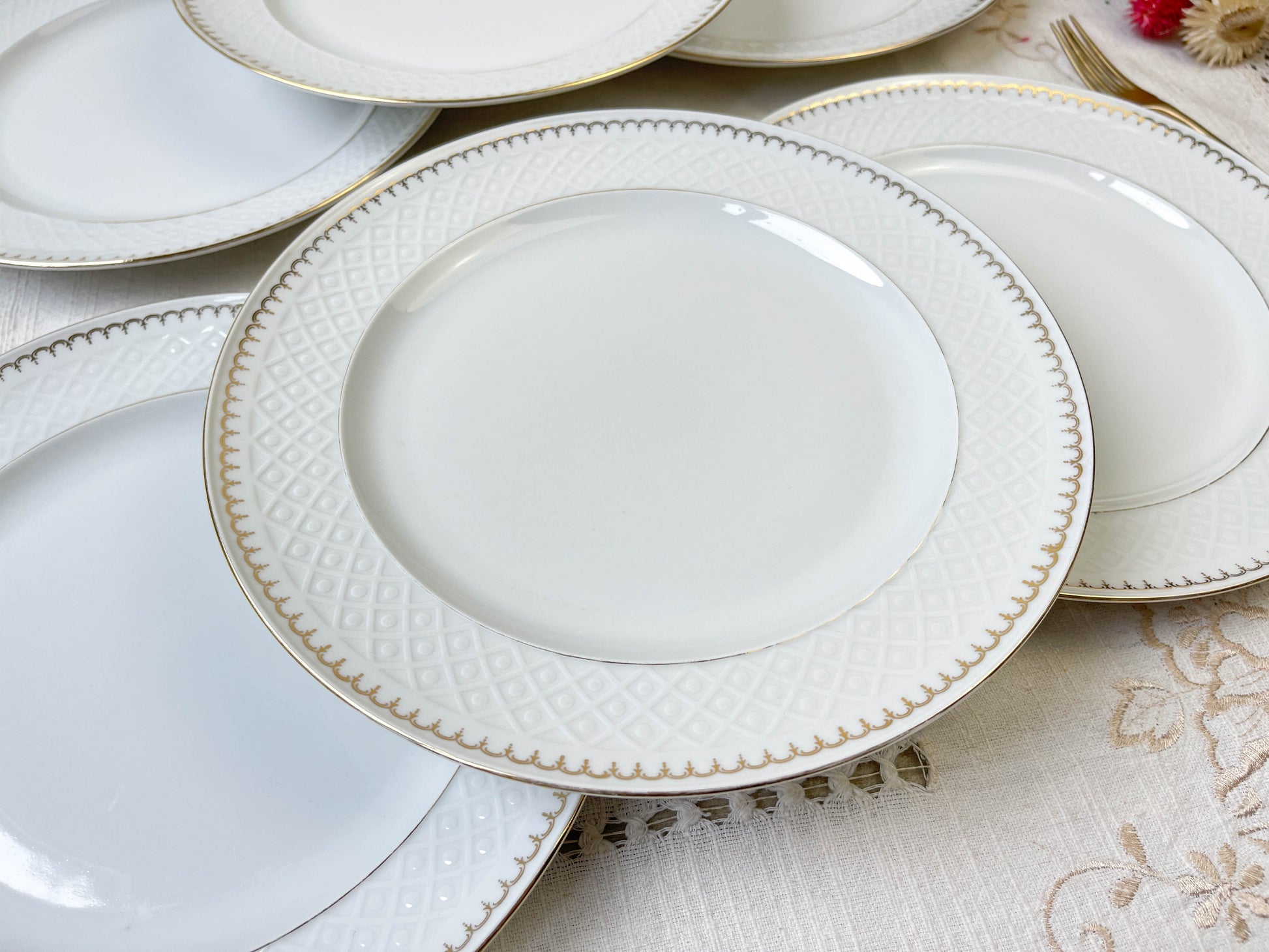 7 Assiettes plates vintage porcelaine blanche dorée BAVARIA modèle "Annabell"