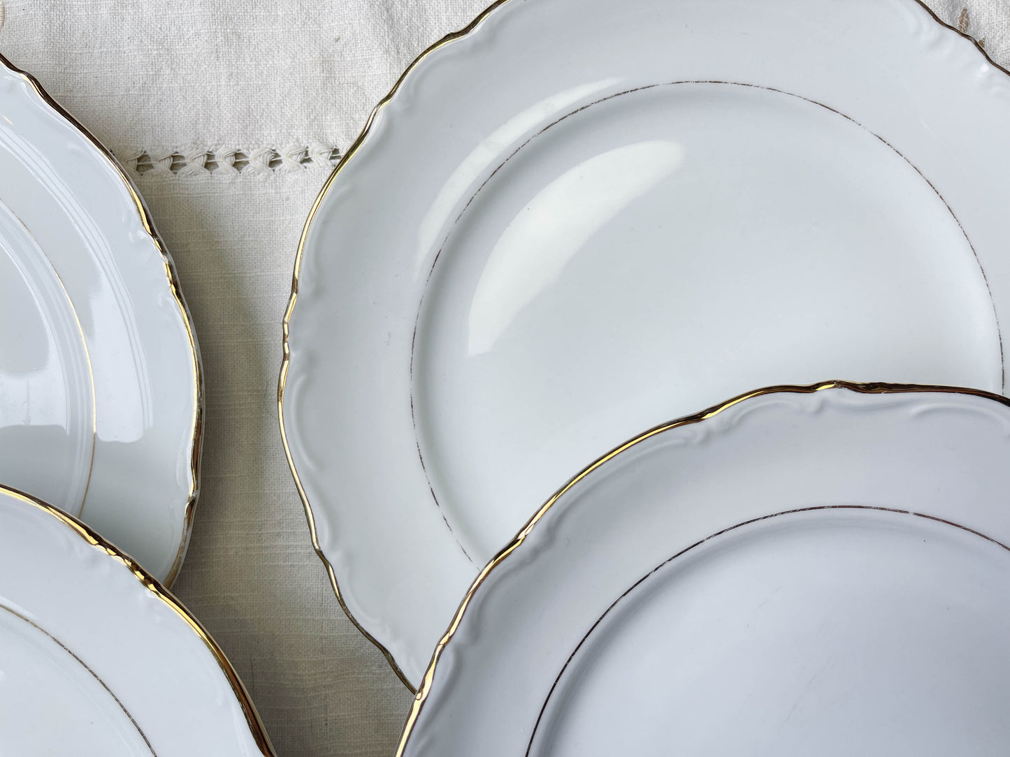 6 Assiettes vintage Porcelaine blanches dorées + 6 Petites Assiettes dépareillées bleues Jacobean ridgway