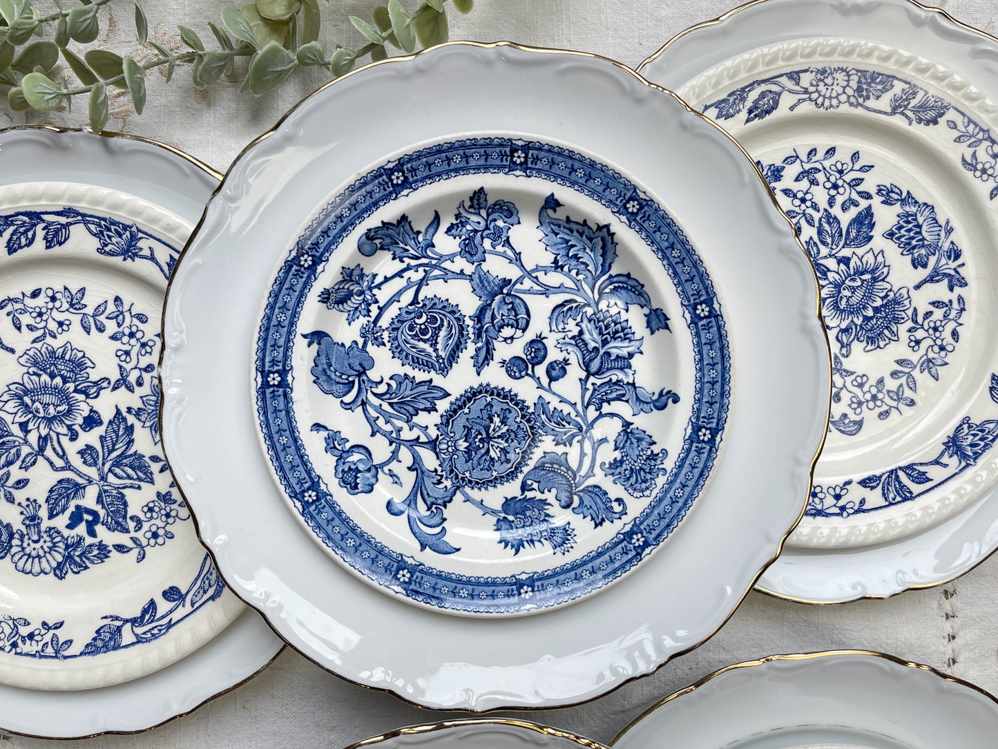 6 Assiettes vintage Porcelaine blanches dorées + 6 Petites Assiettes dépareillées bleues Jacobean ridgway