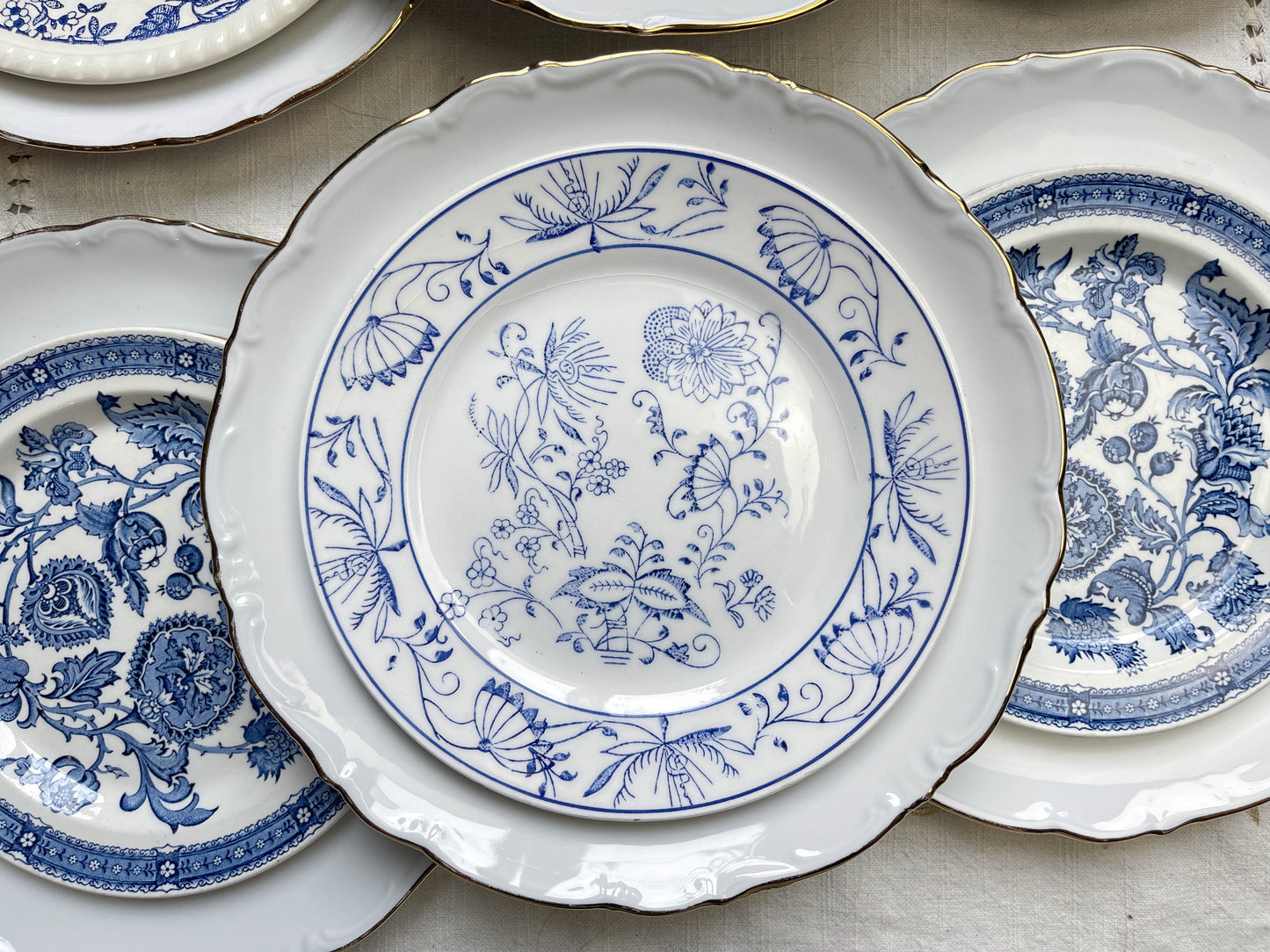 6 Assiettes vintage Porcelaine blanches dorées + 6 Petites Assiettes dépareillées bleues Jacobean ridgway