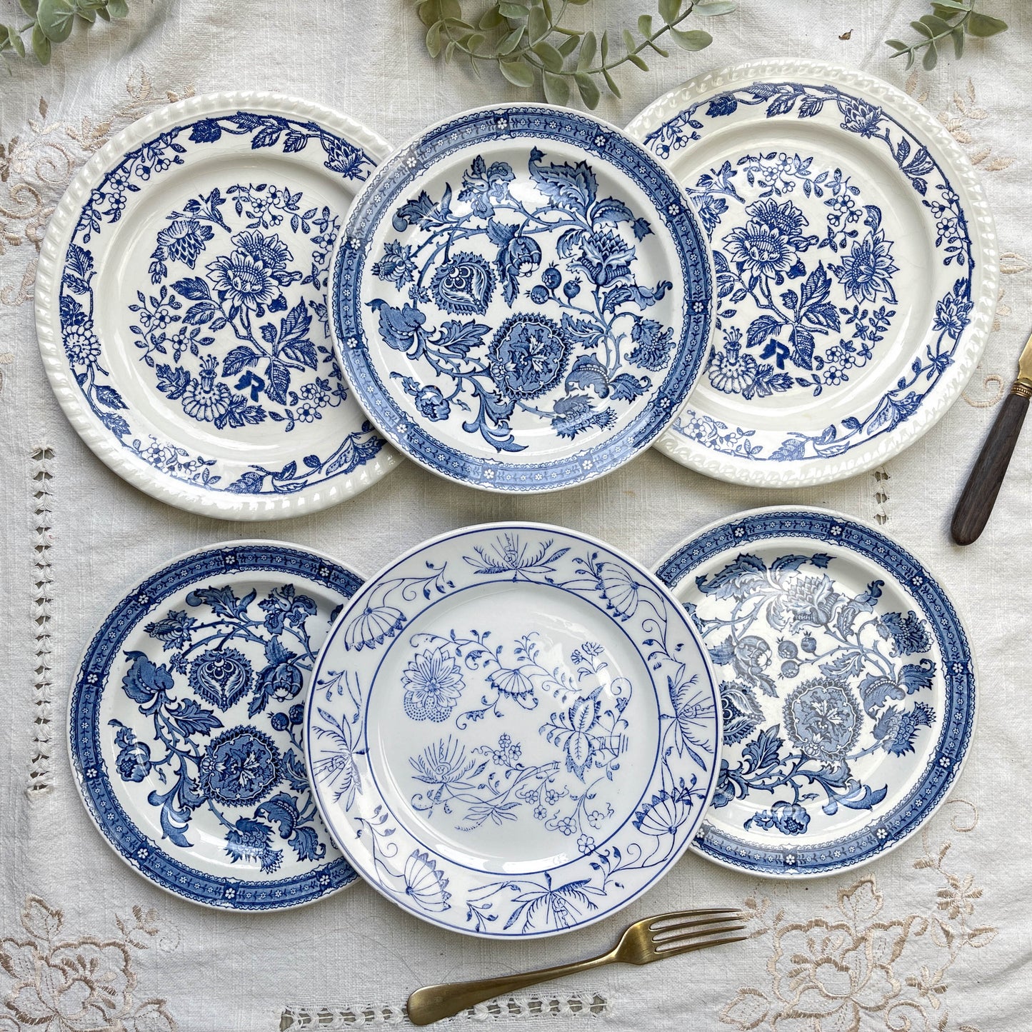 6 Assiettes vintage Porcelaine blanches dorées + 6 Petites Assiettes dépareillées bleues Jacobean ridgway