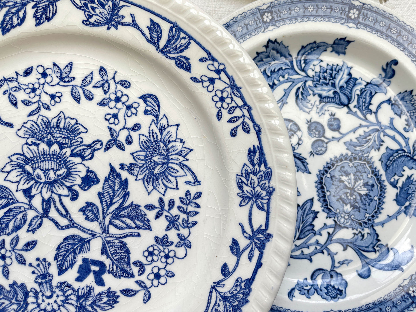 6 Assiettes vintage Porcelaine blanches dorées + 6 Petites Assiettes dépareillées bleues Jacobean ridgway