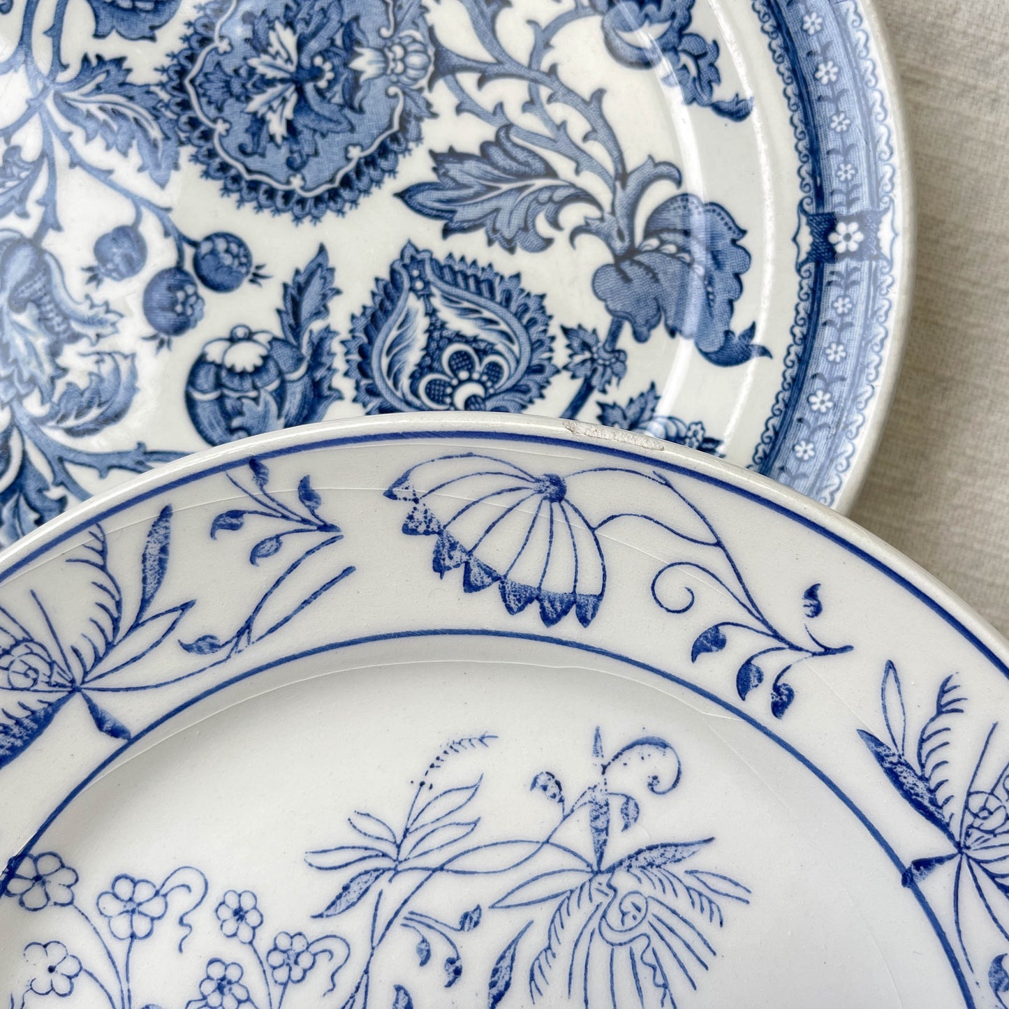 6 Assiettes vintage Porcelaine blanches dorées + 6 Petites Assiettes dépareillées bleues Jacobean ridgway